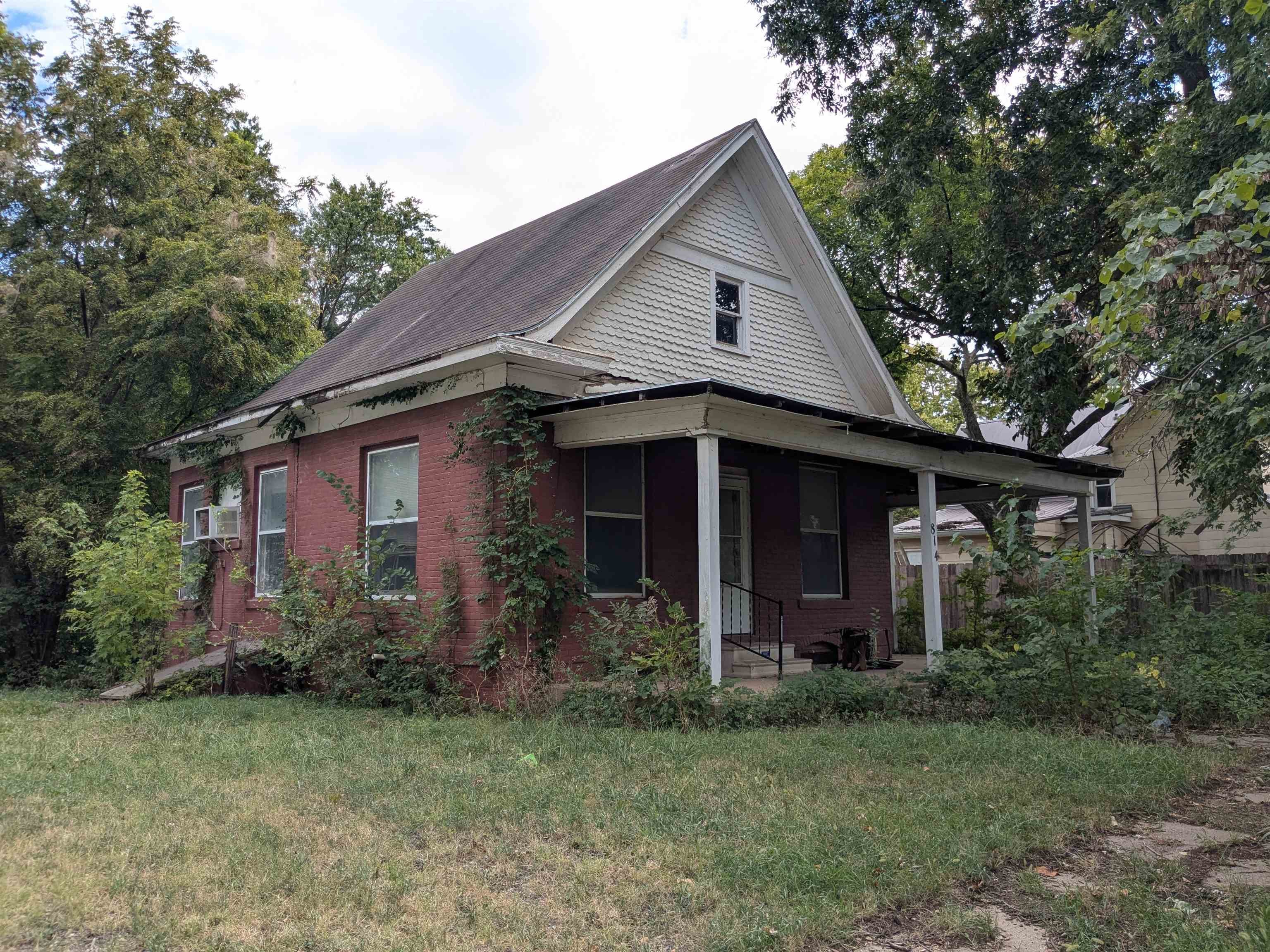 814 Walton — photo