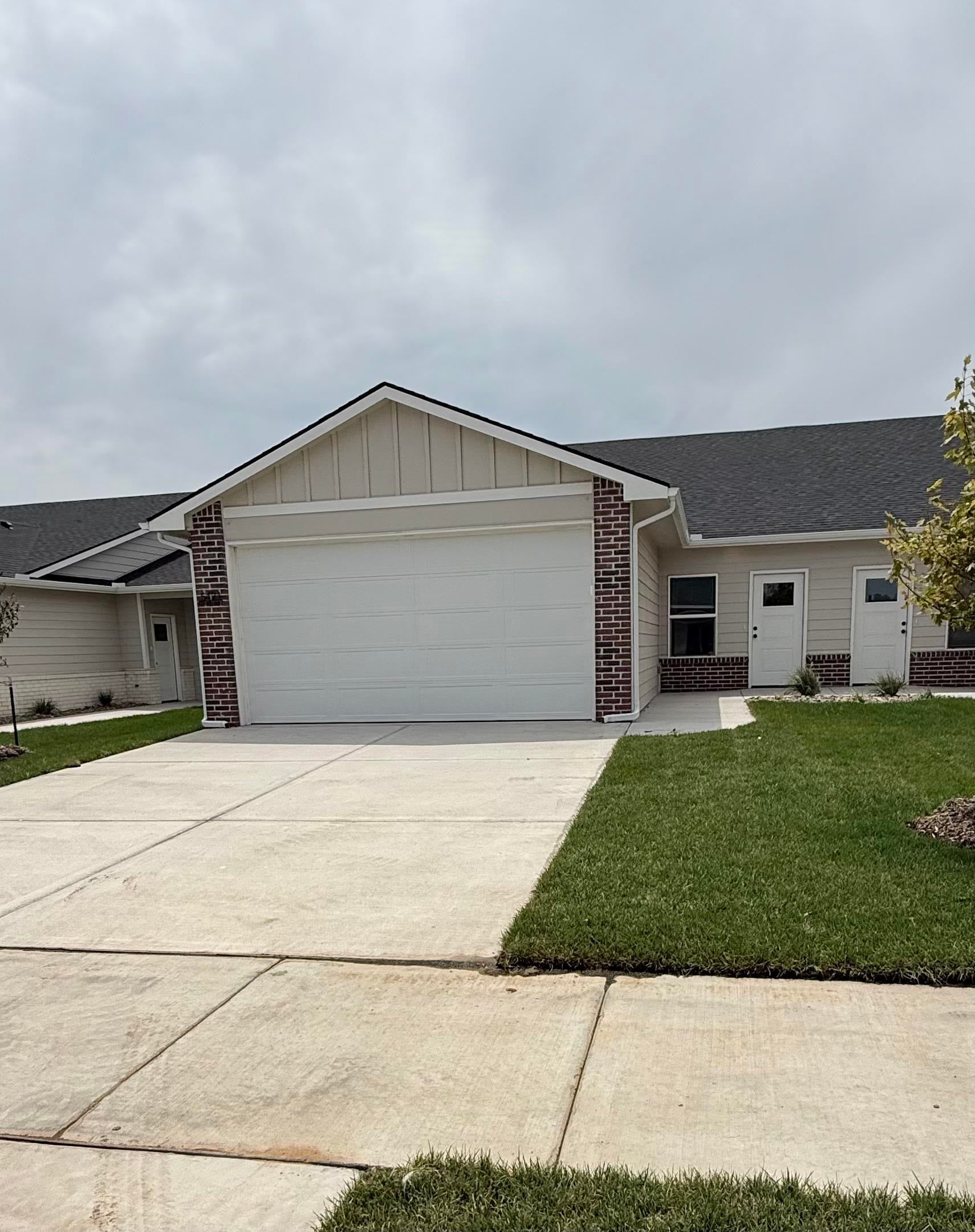 5425 W Rolly Unit 100 — photo