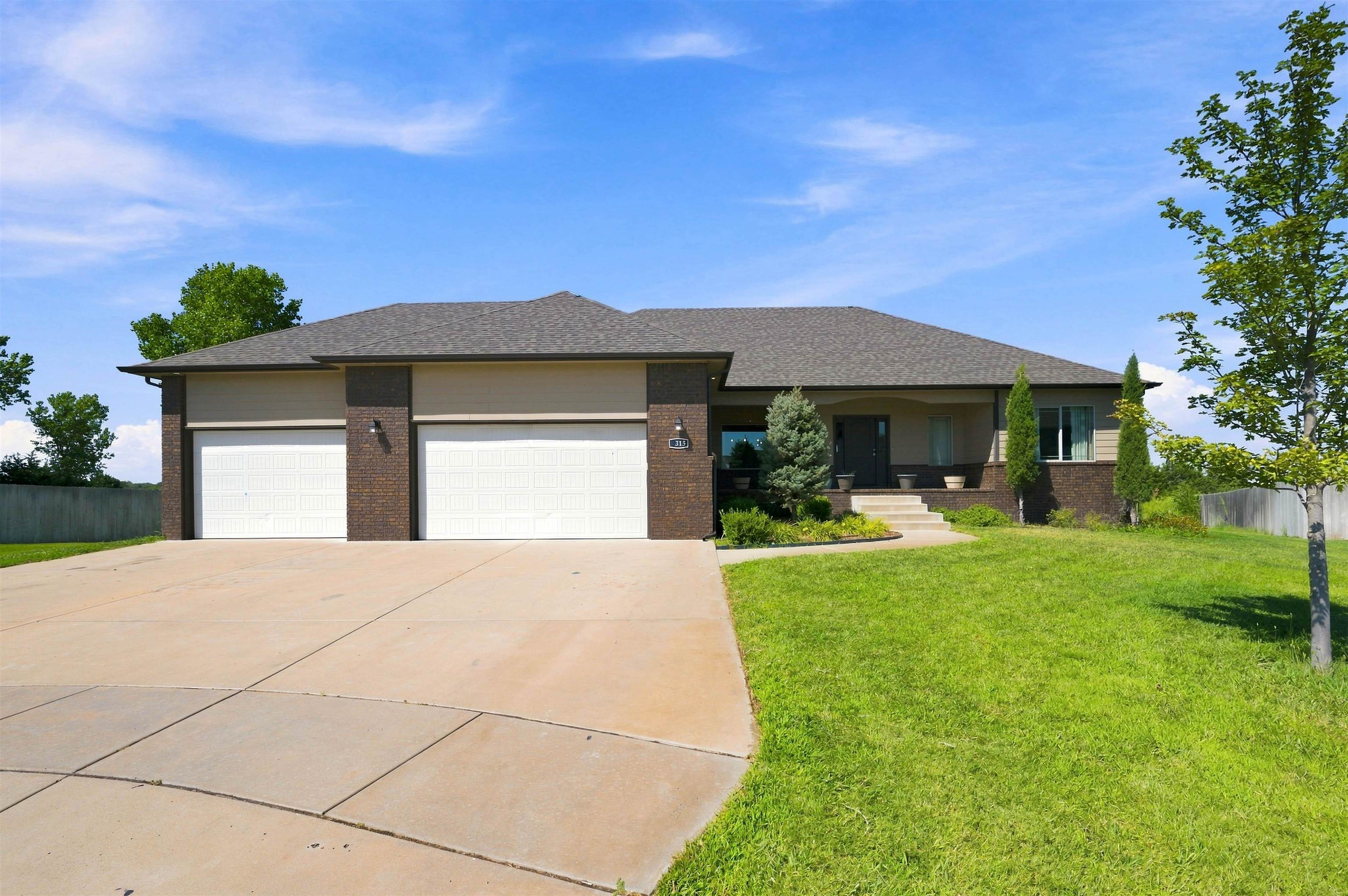 3315 S Bluelake Ct — photo
