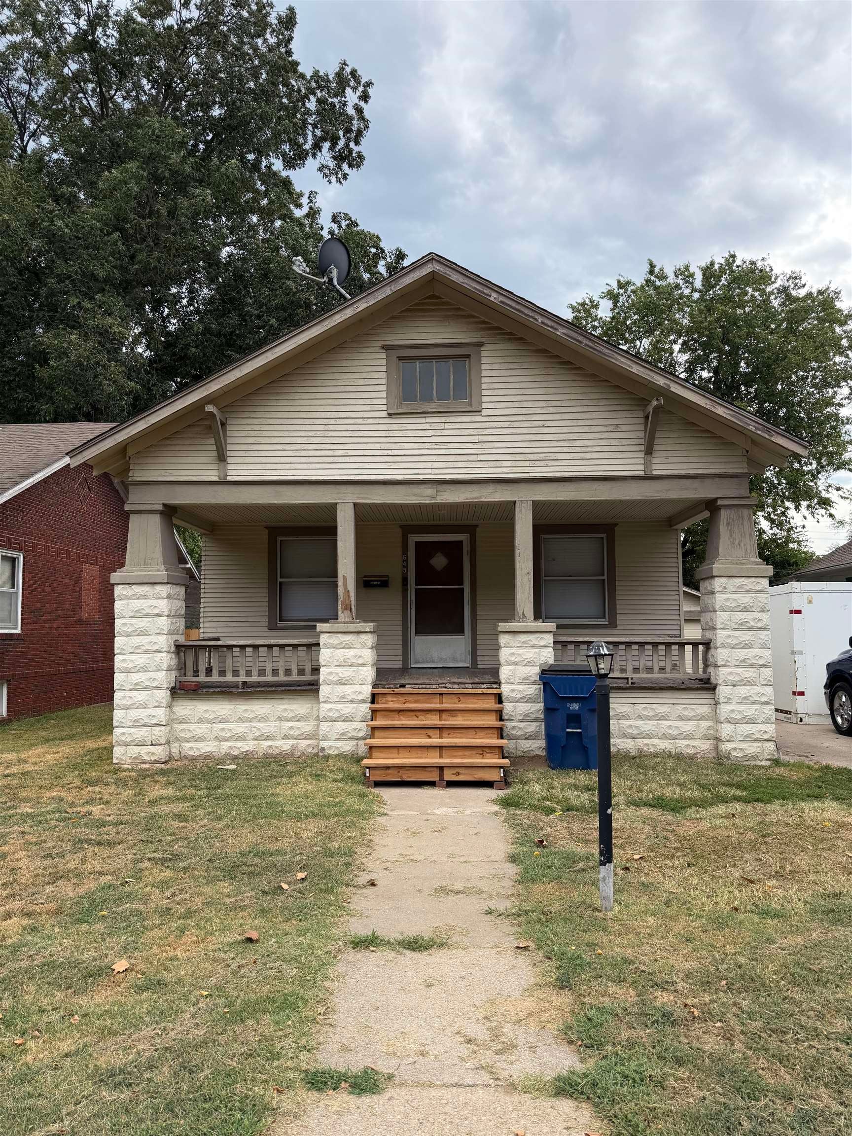 645 N Lorraine Ave — photo