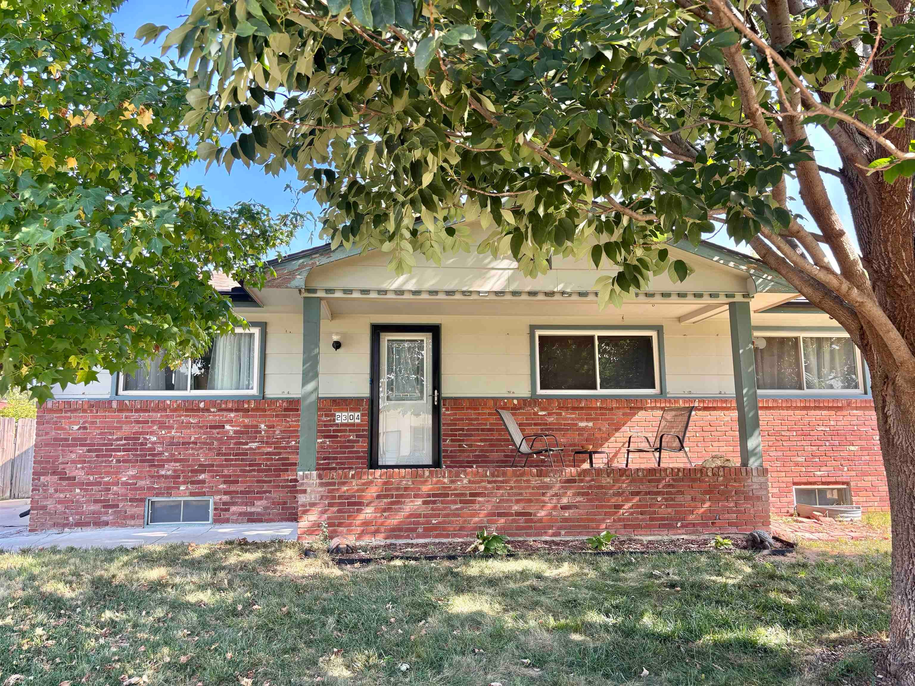 2304 W Southgate St — photo