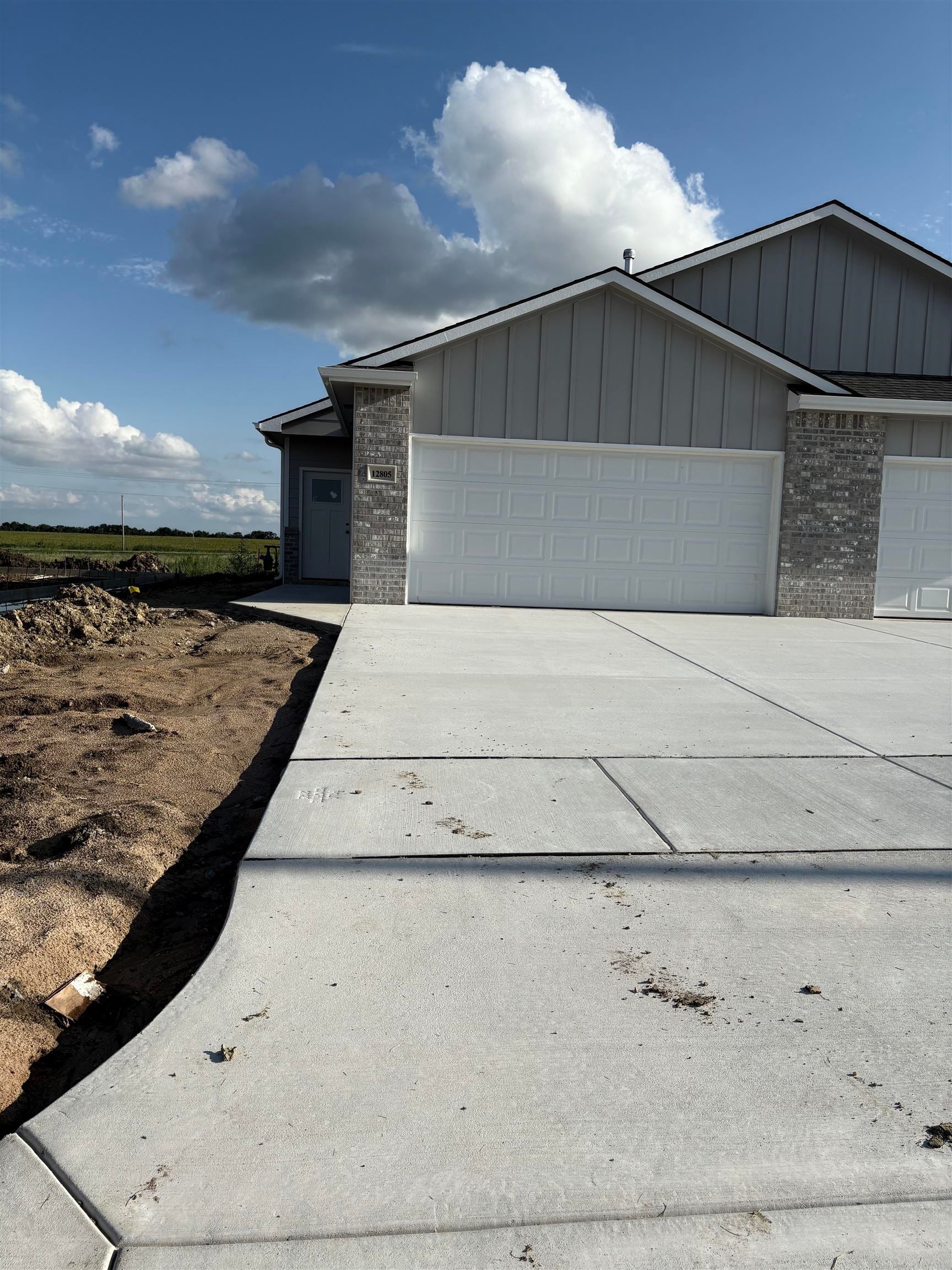12805 E Blake St — photo