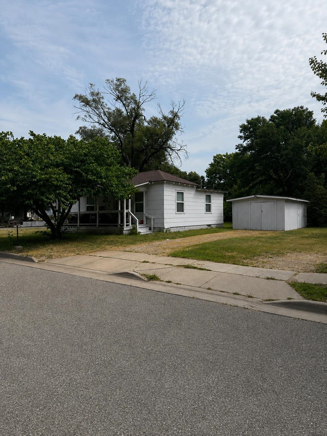 226 N Residence St — photo