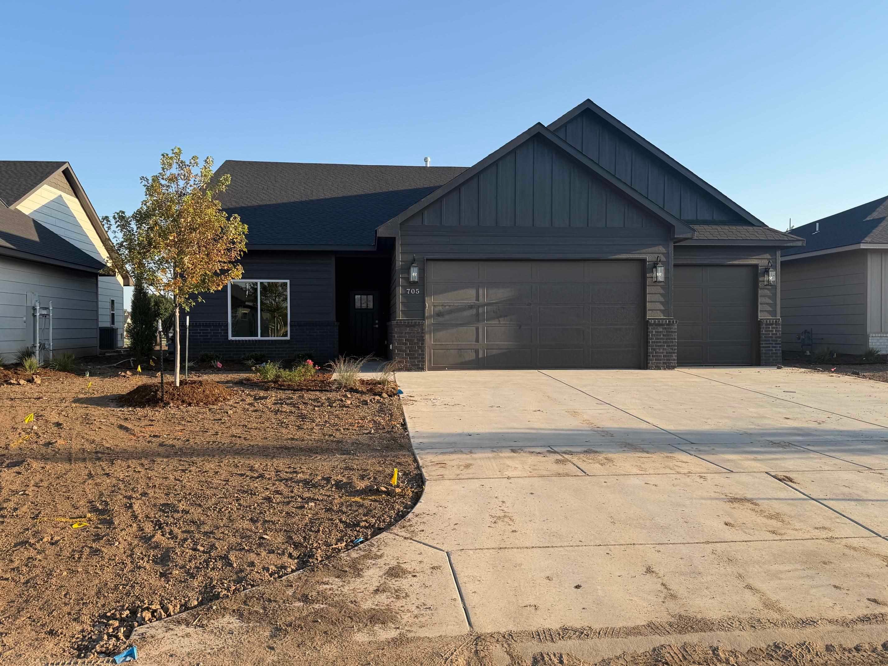 705 N Wheatland Ct — photo