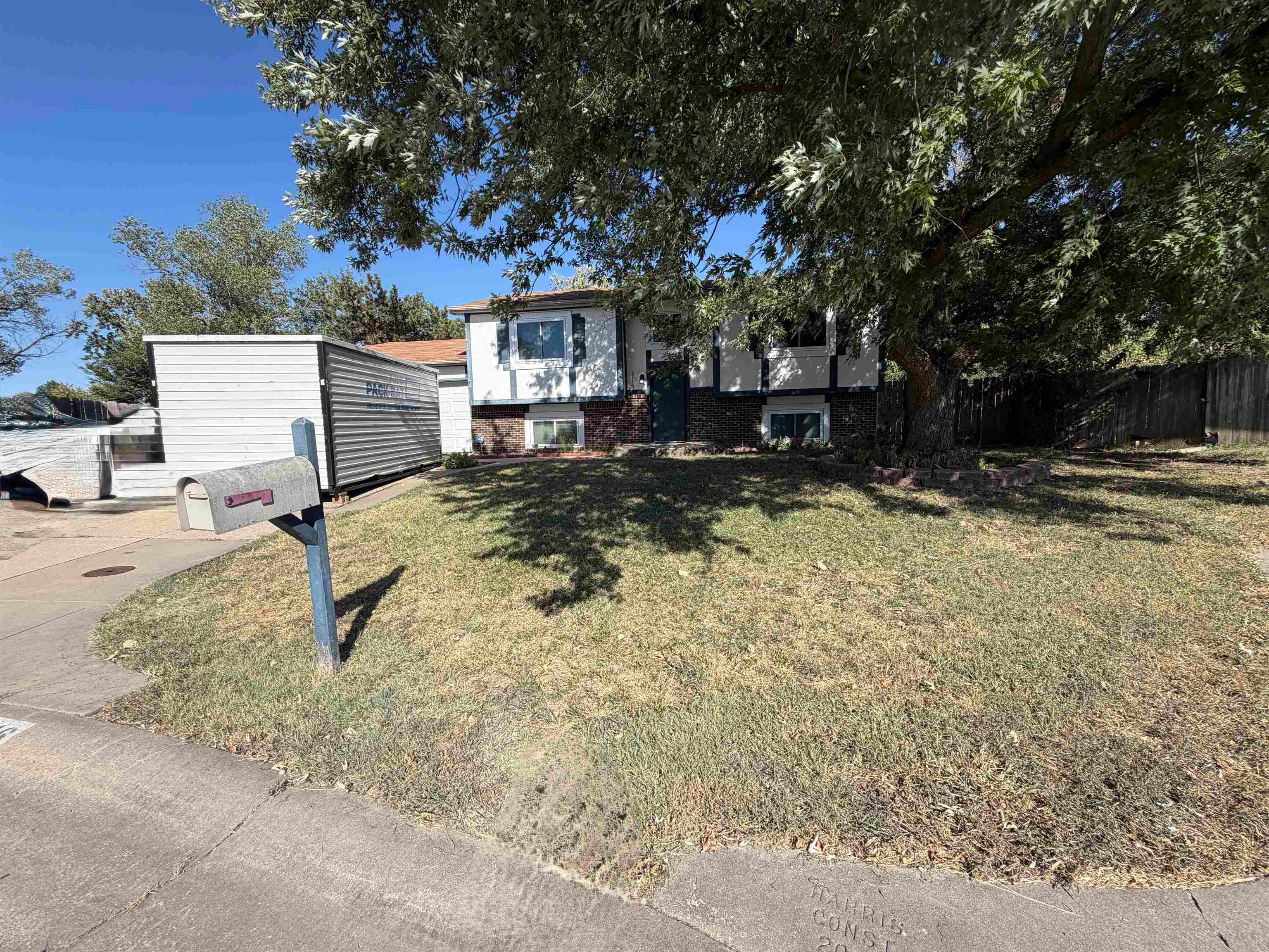 6716 E 30 Ct — photo