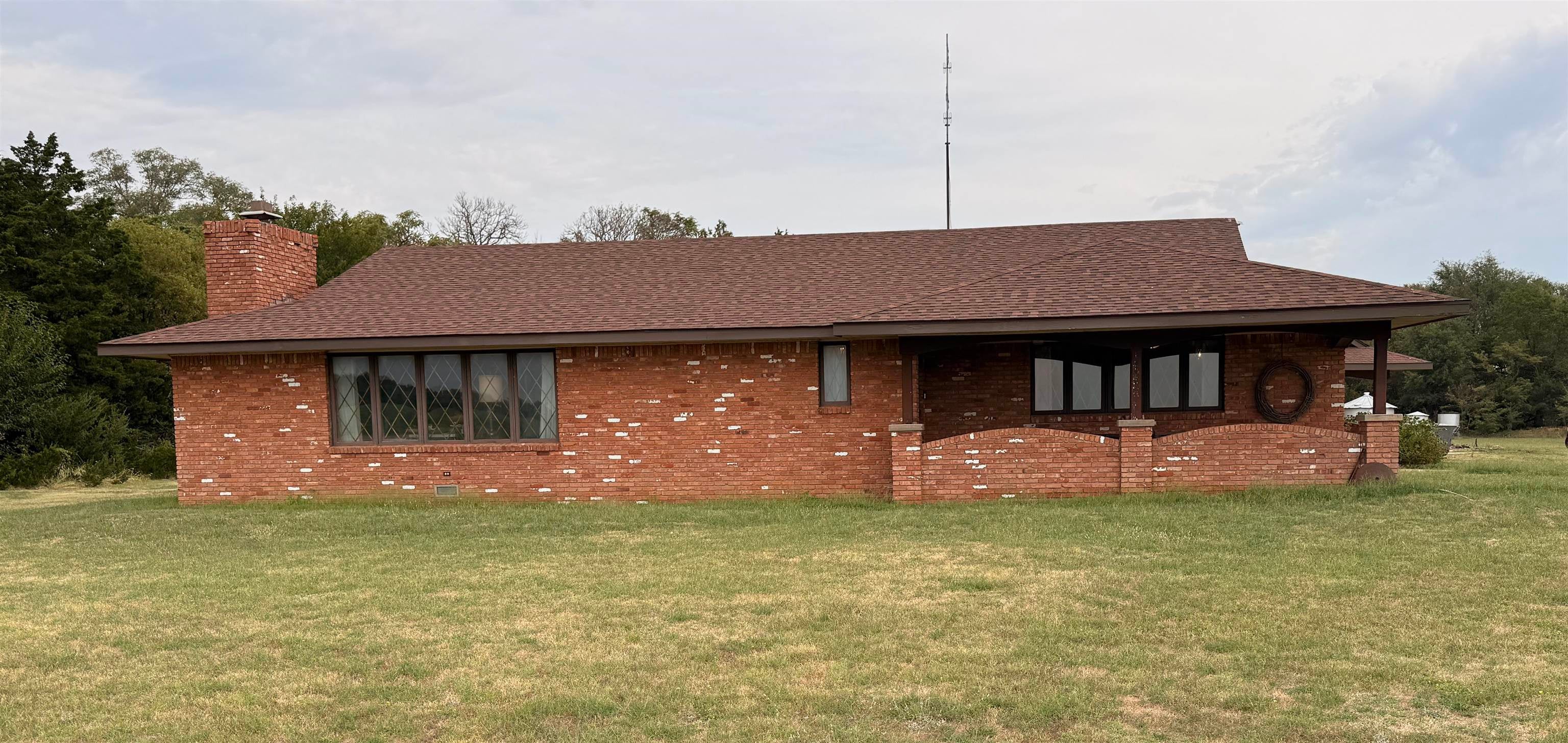616 W US Hwy 160 — photo