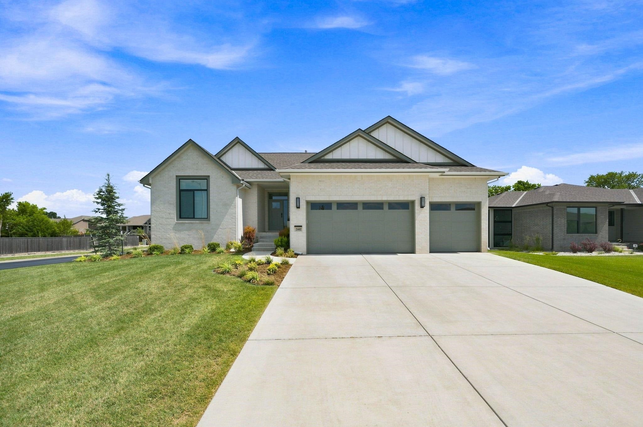 2602 N Emerald Ct — photo
