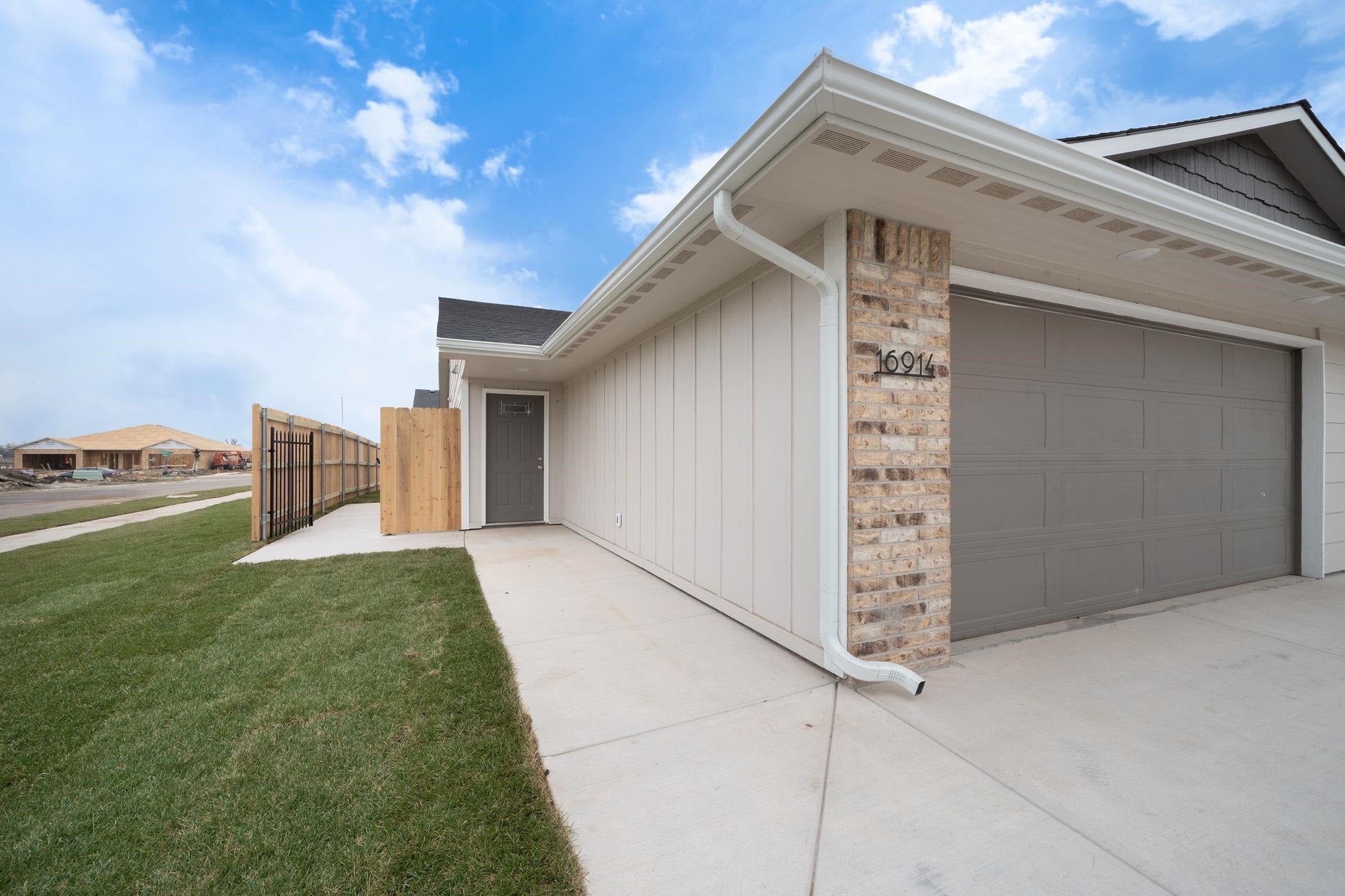 16814 W Lawson — photo