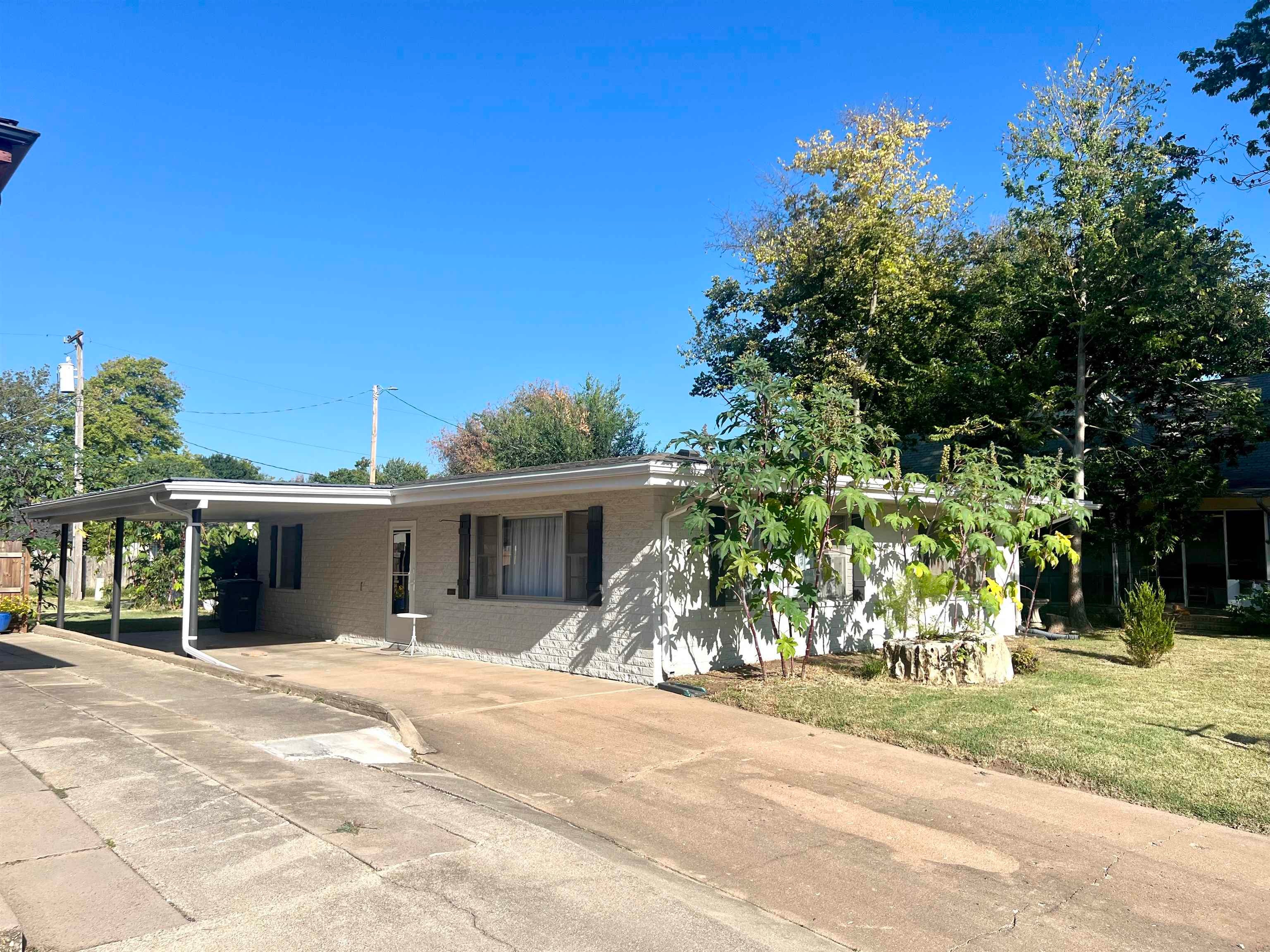 911 N 3rd — photo