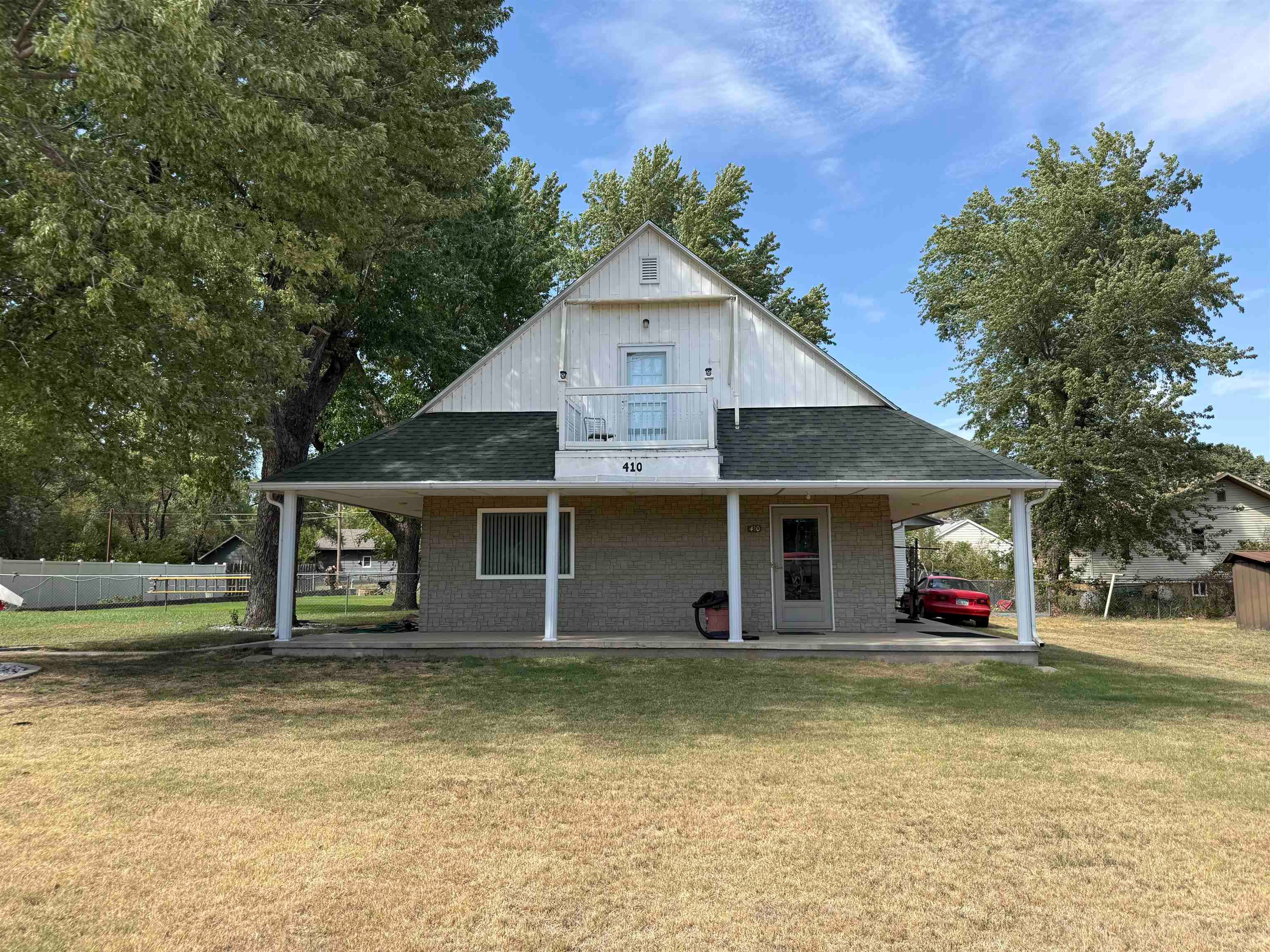 410 W F — photo