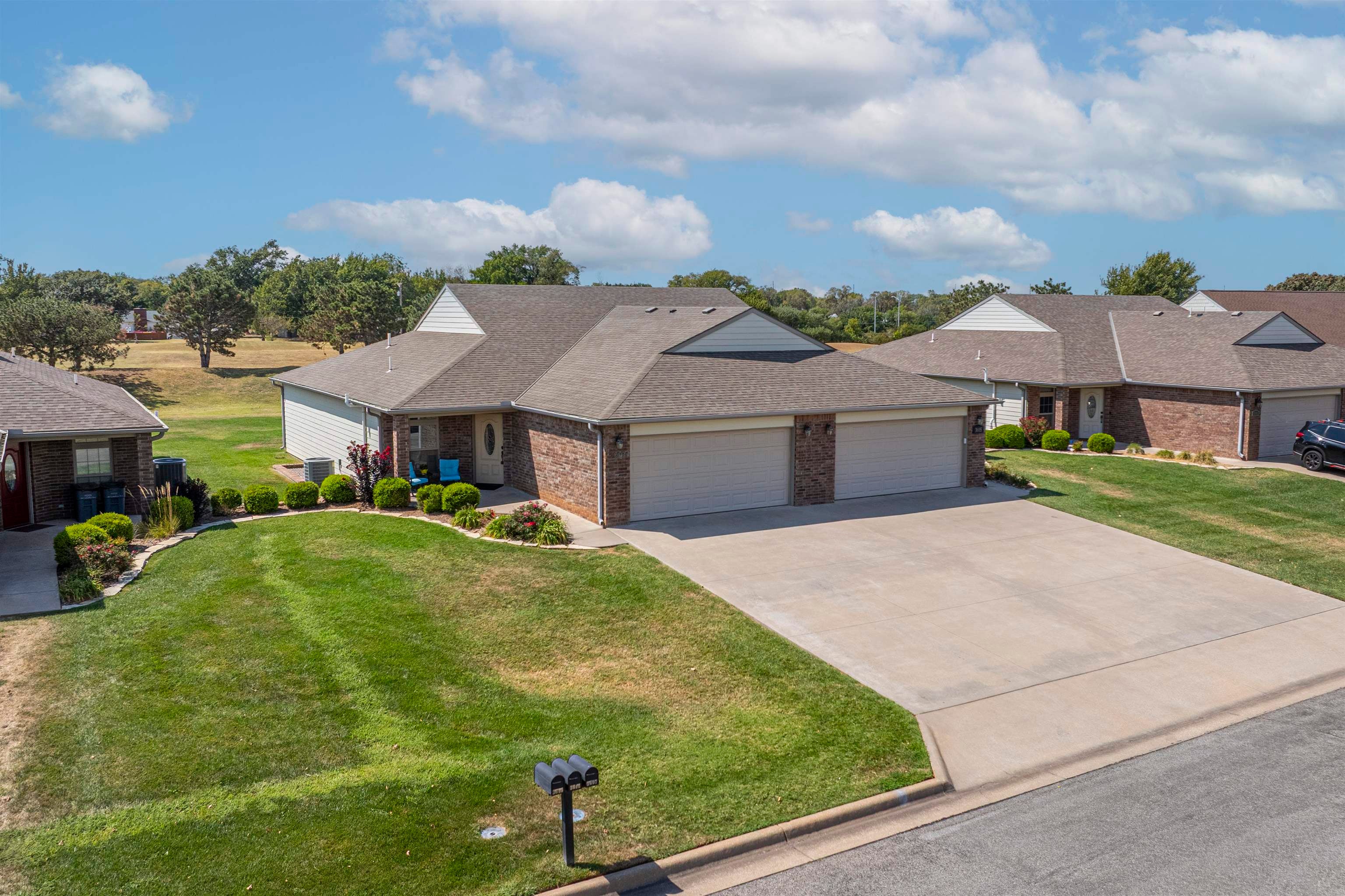 3607 Lakeshore Dr. — photo