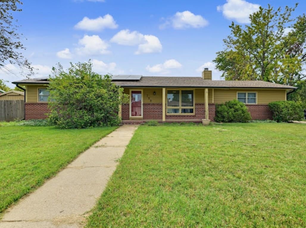 738 Mike Dr. — photo