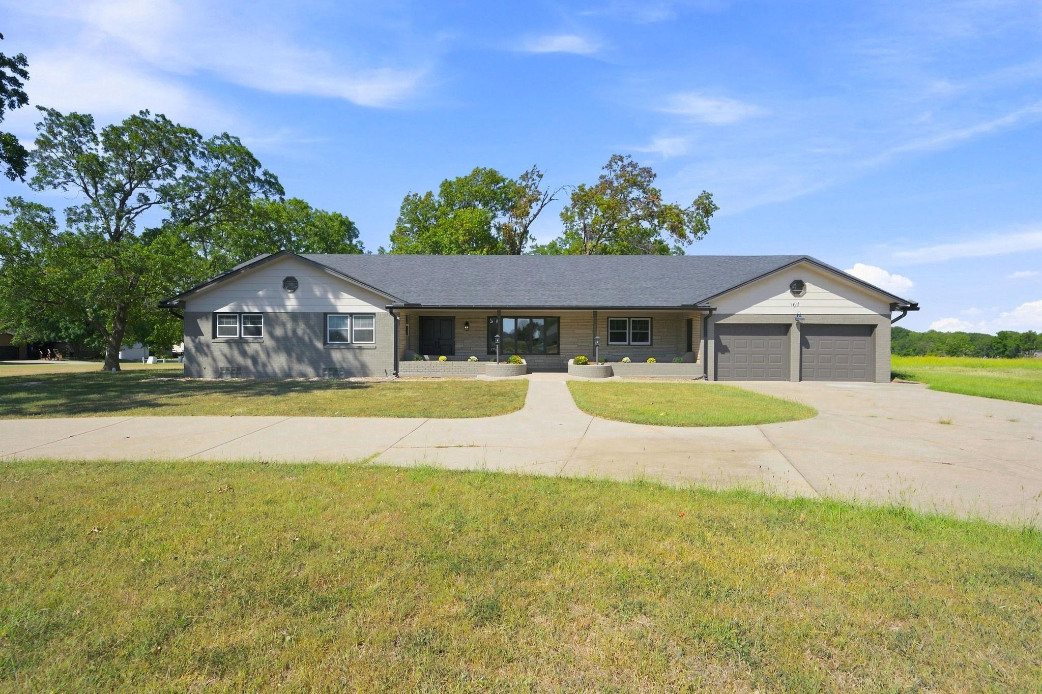 1611 N Rock — photo