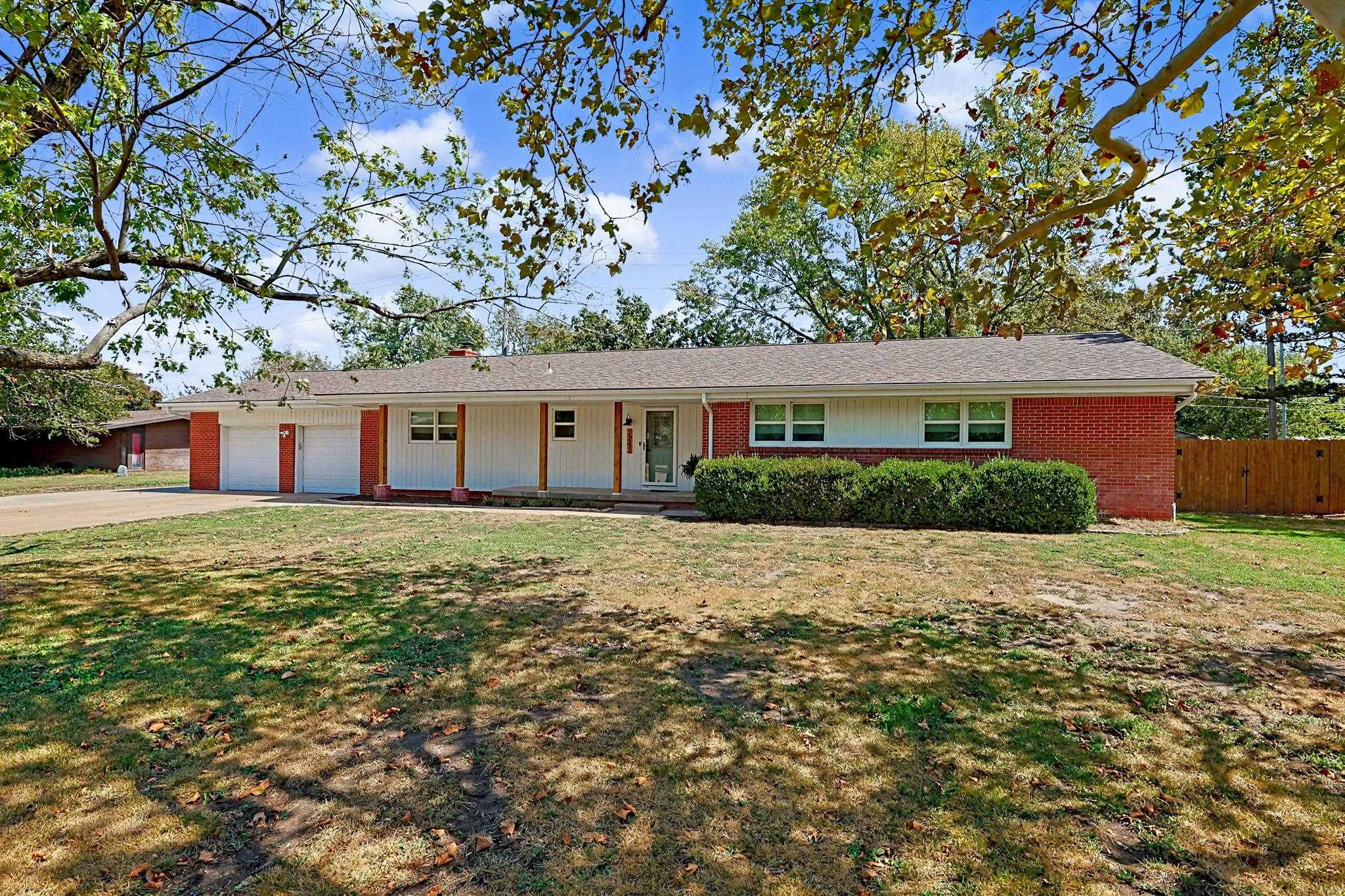 2242 N Cardinal Dr — photo