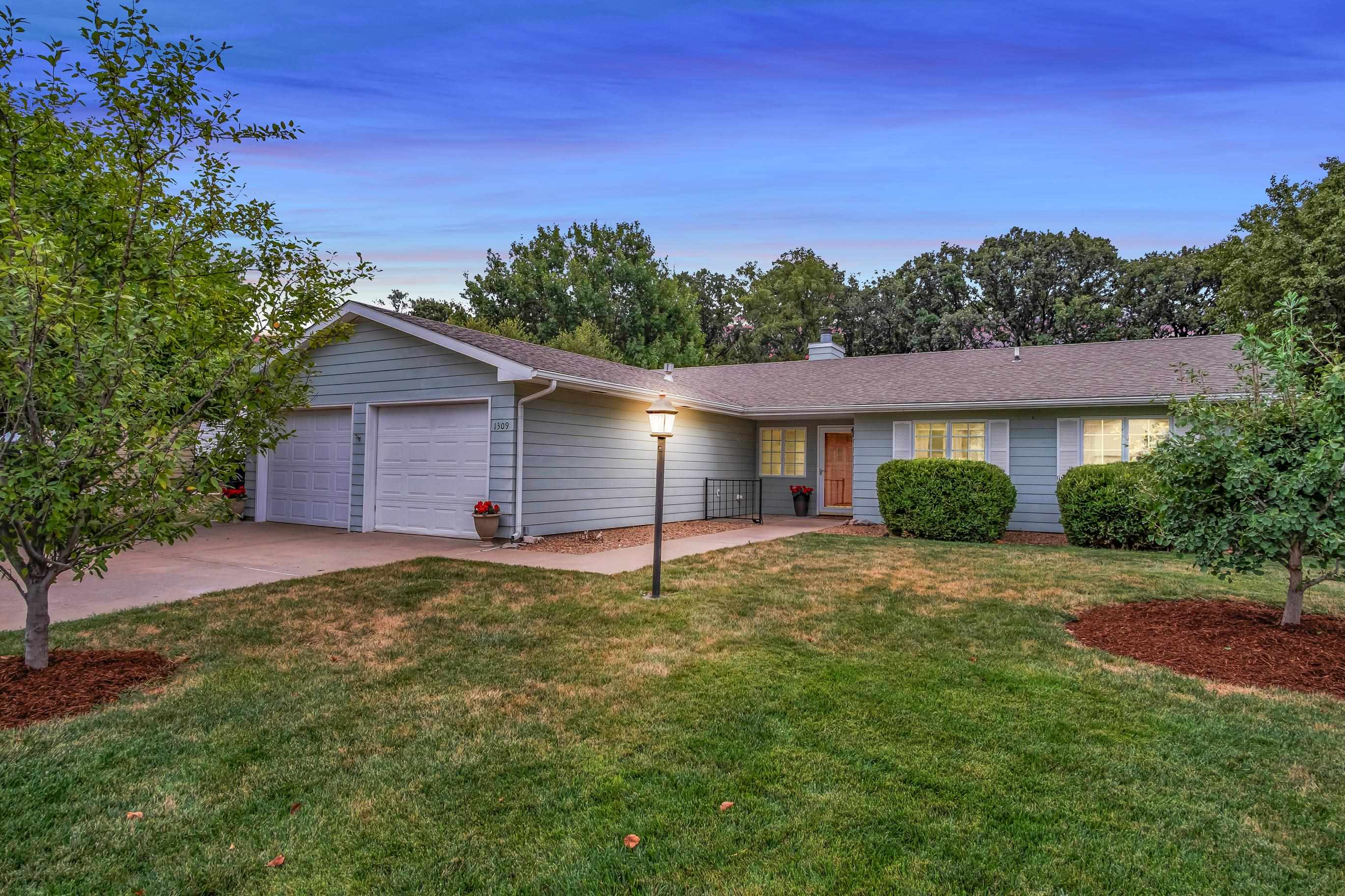 1309 Trinity Dr — photo