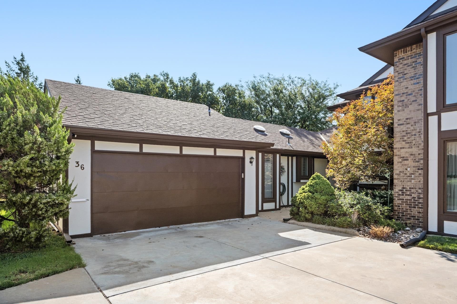 641 N Woodlawn St, Apt 36 — photo
