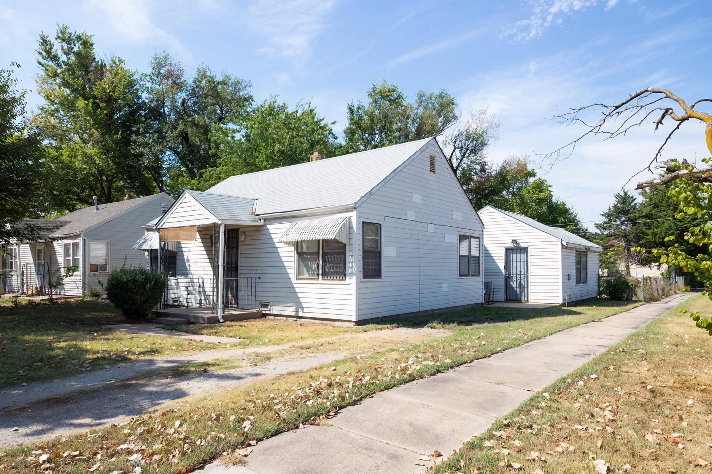 1557 N Chautauqua Ave — photo