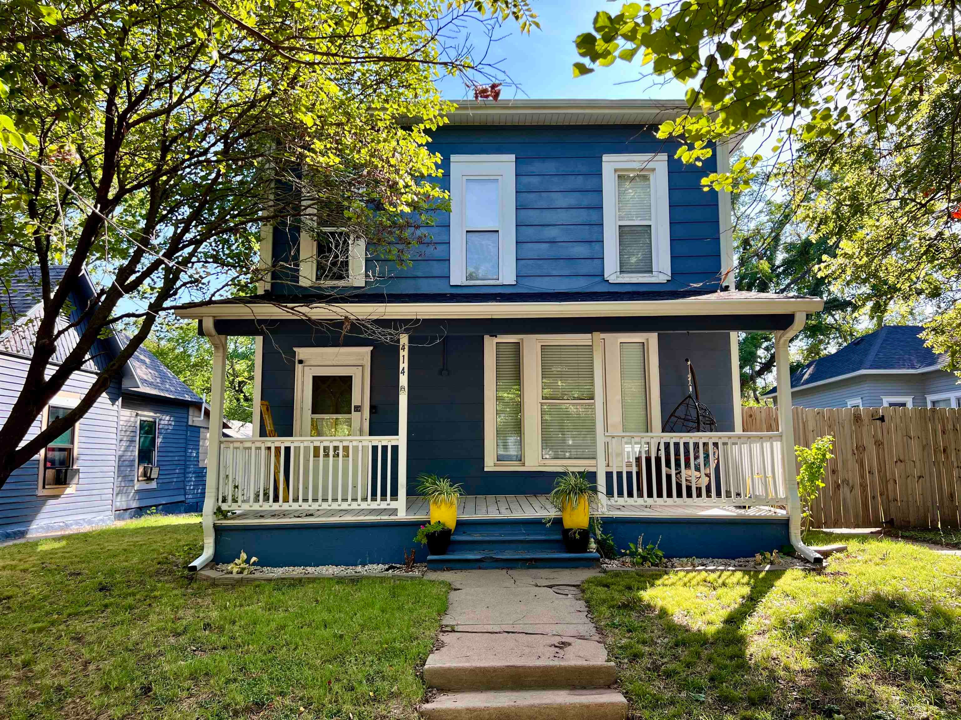 414 N a — photo