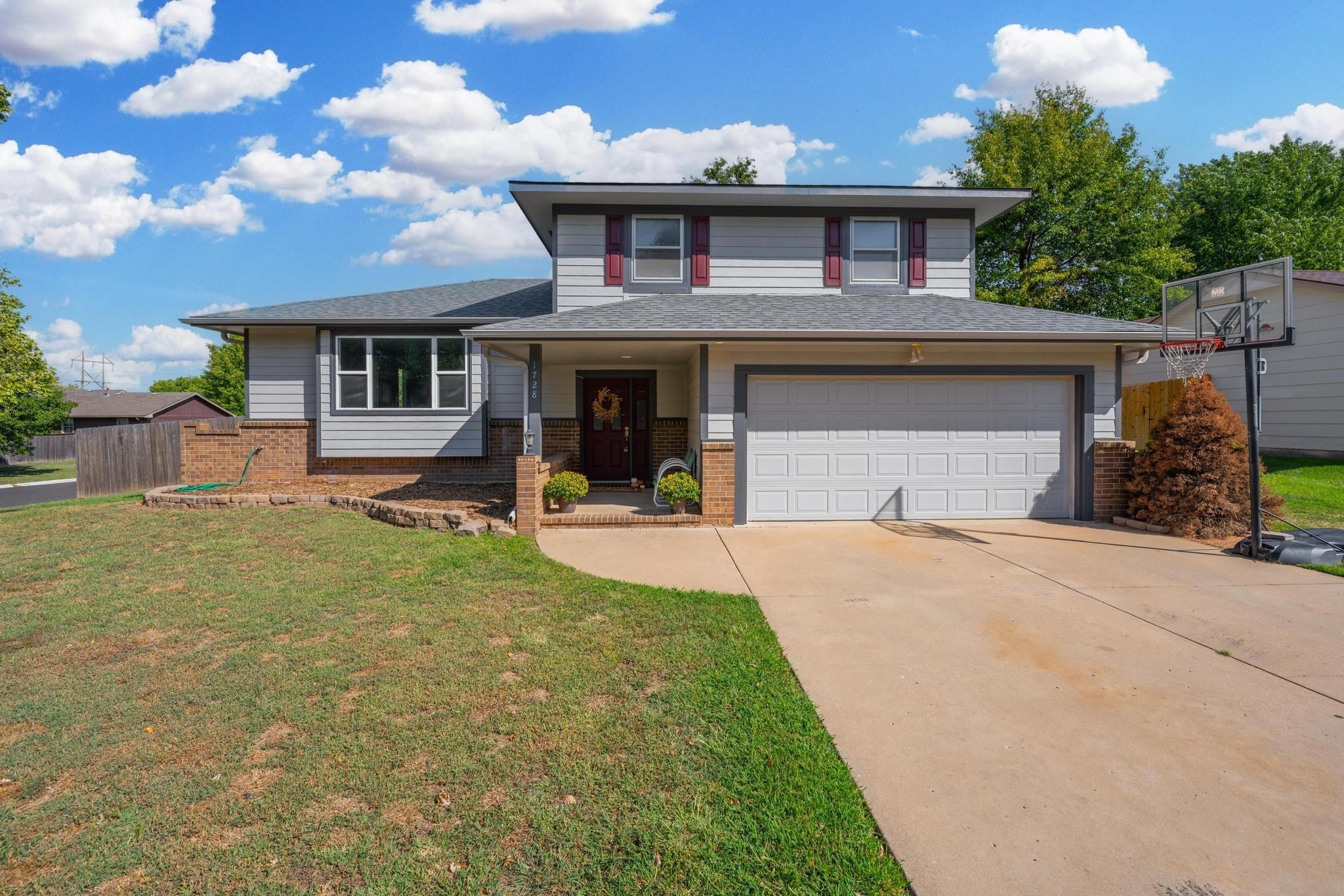 1728 N Overlook — photo