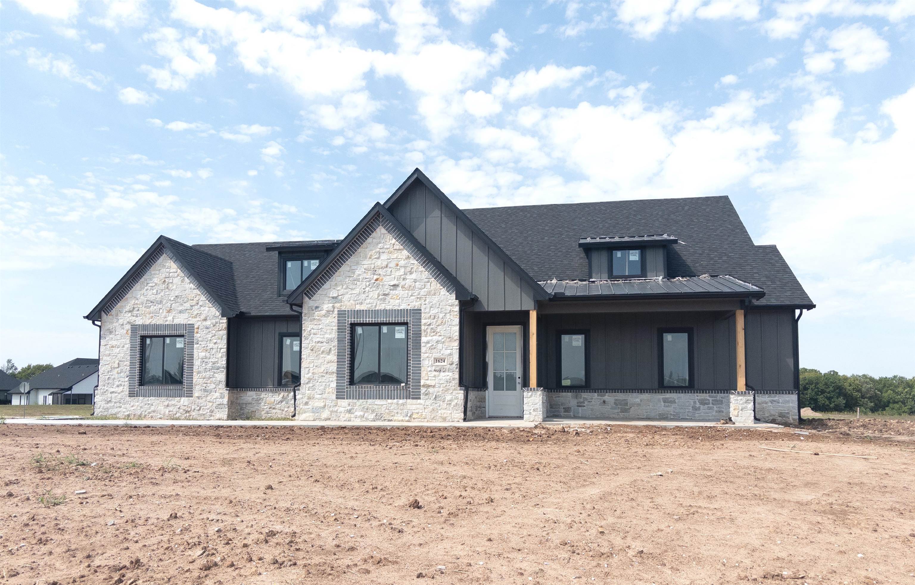 1624 Diamond Cir — photo