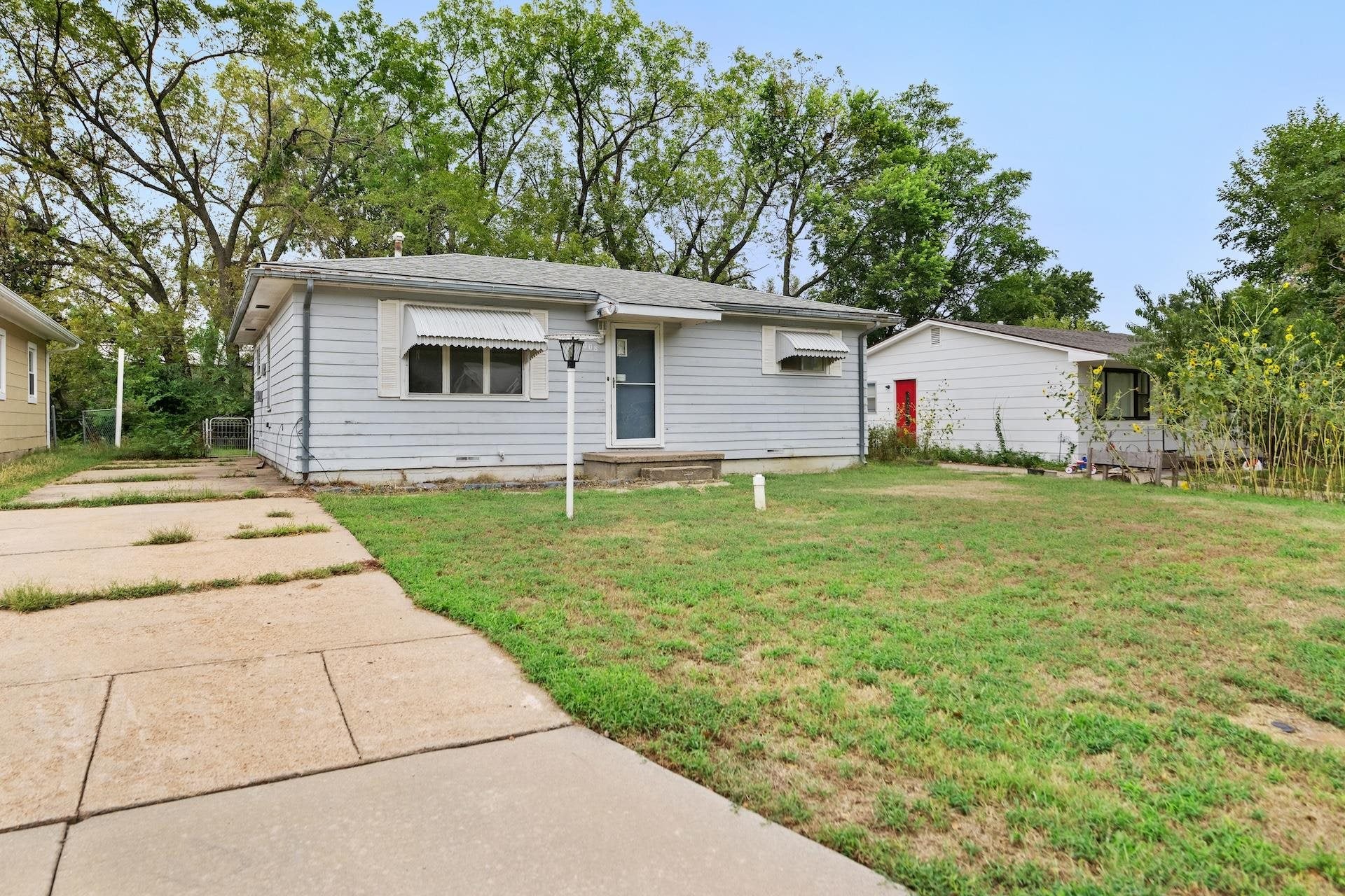 1008 S Summit St — photo