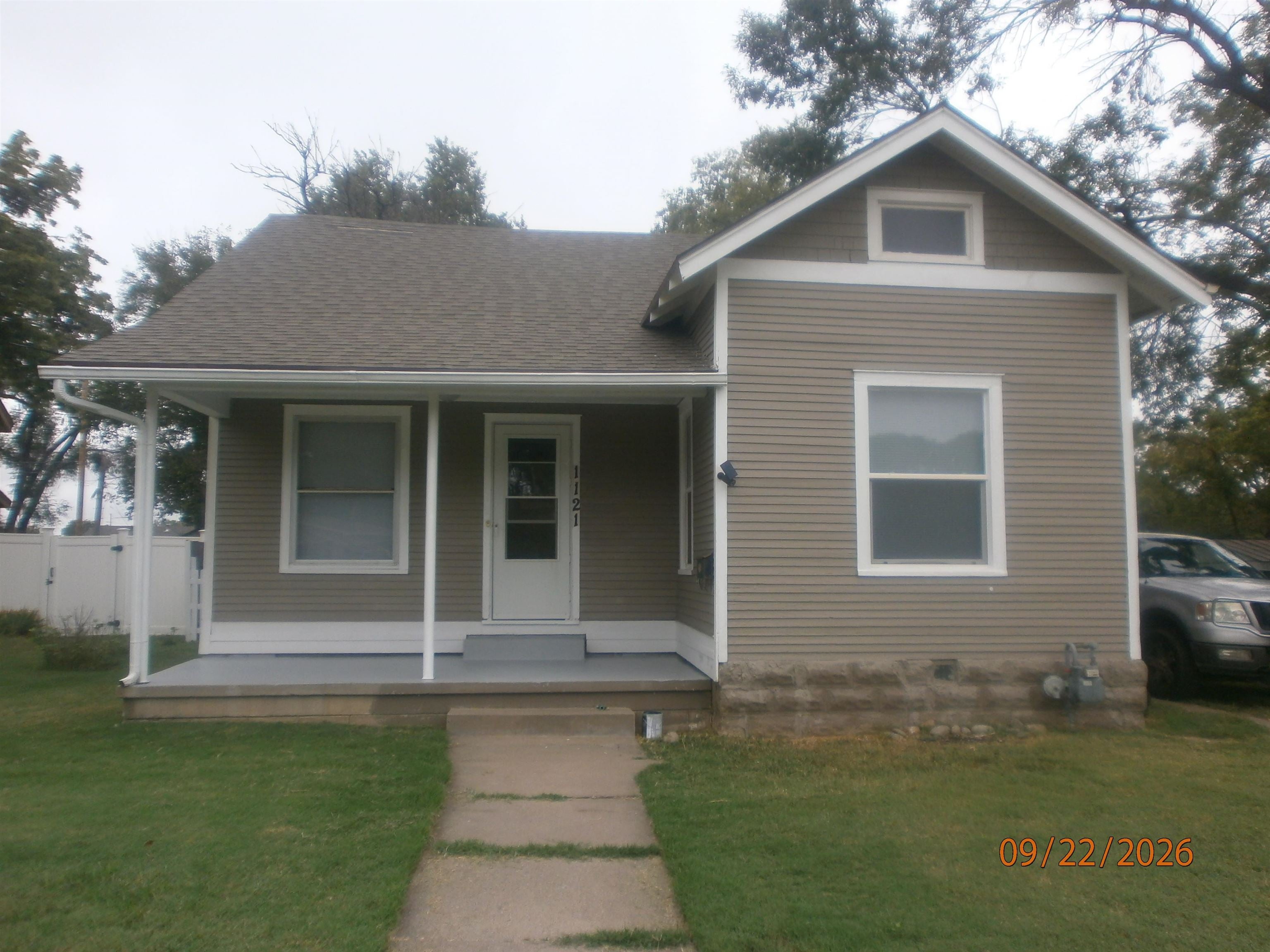 1121 E Ash St — photo