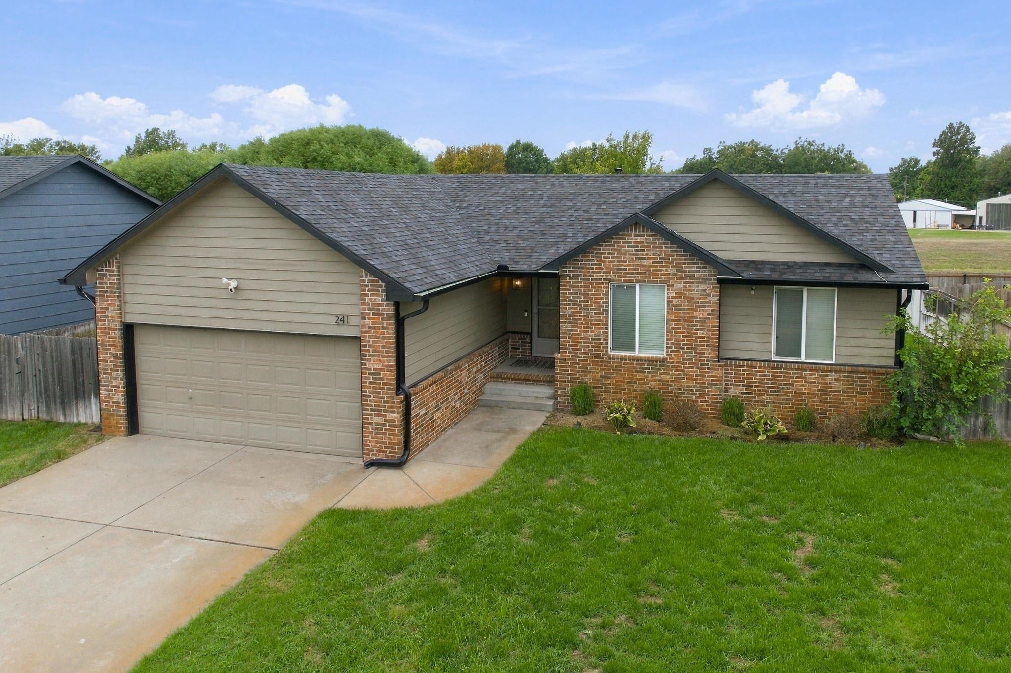 241 S Stoneridge — photo