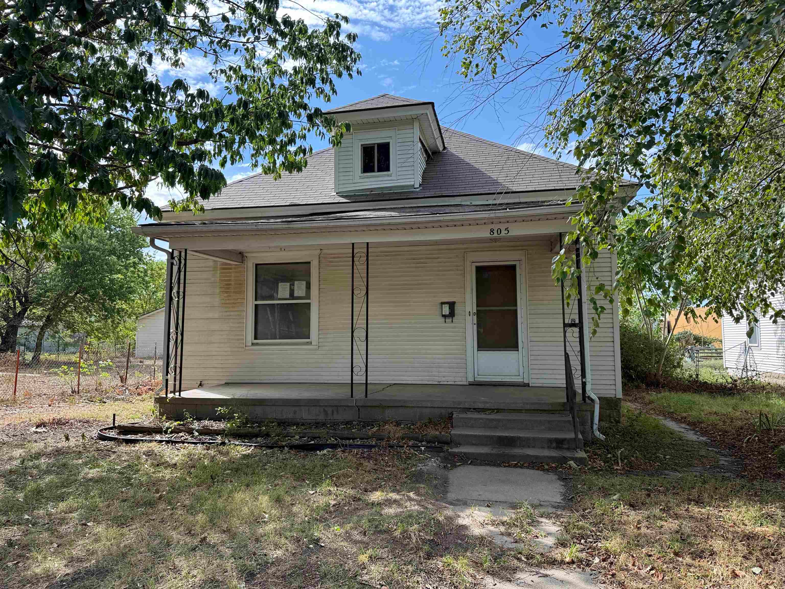805 E 5th Ave — photo