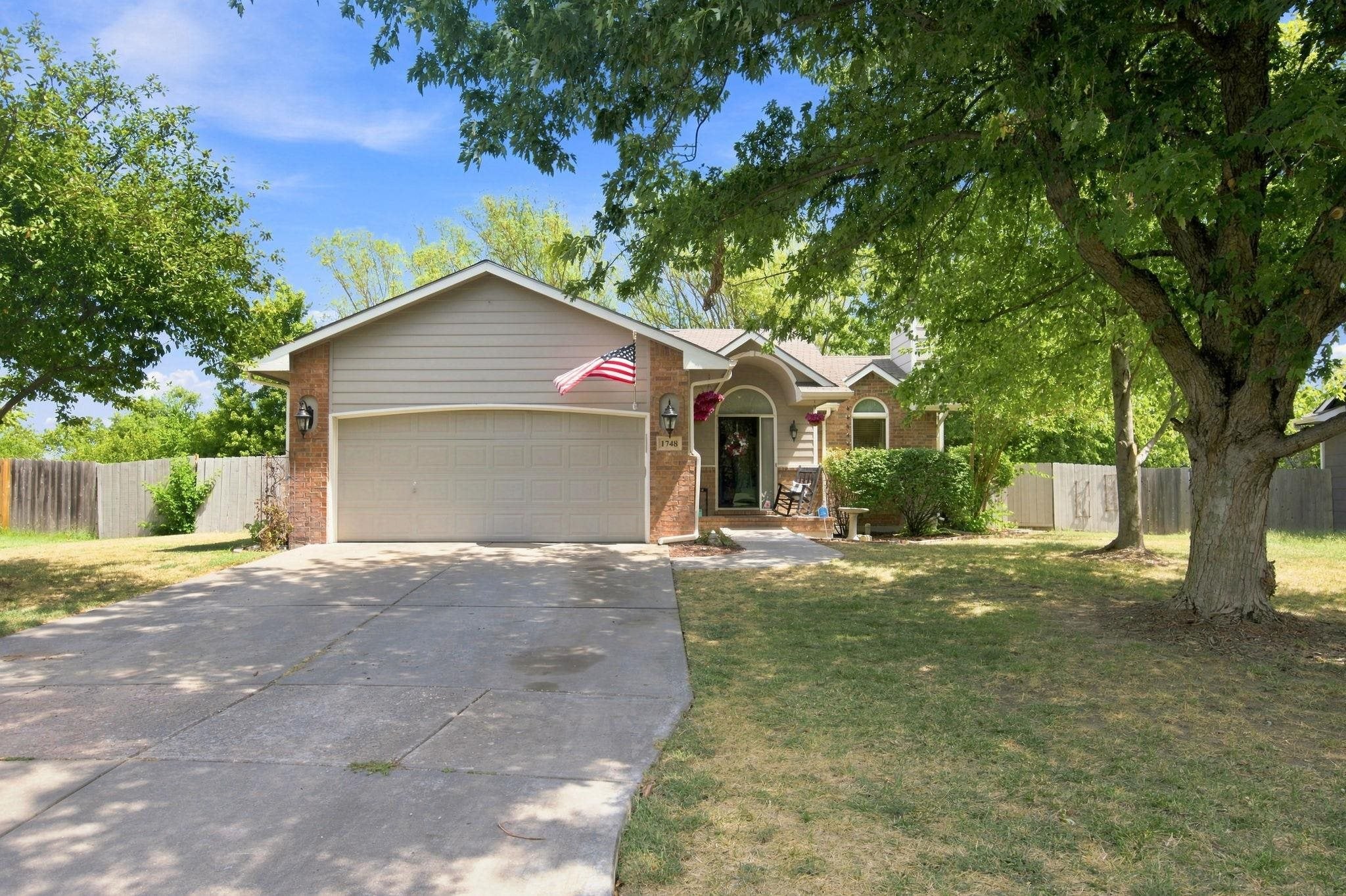 1748 N Basswood Ct — photo