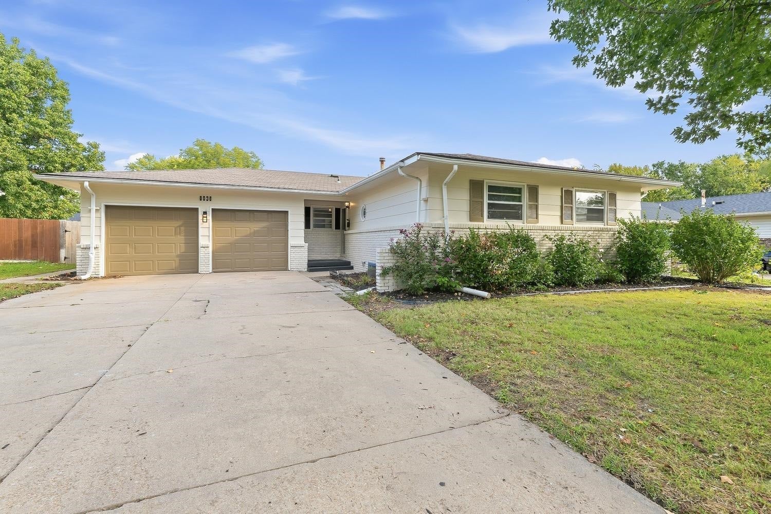 8038 E Watson Lane — photo