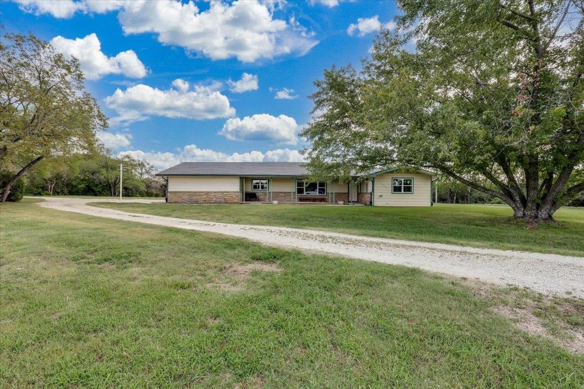 17490 SW Hillwood Rd. — photo