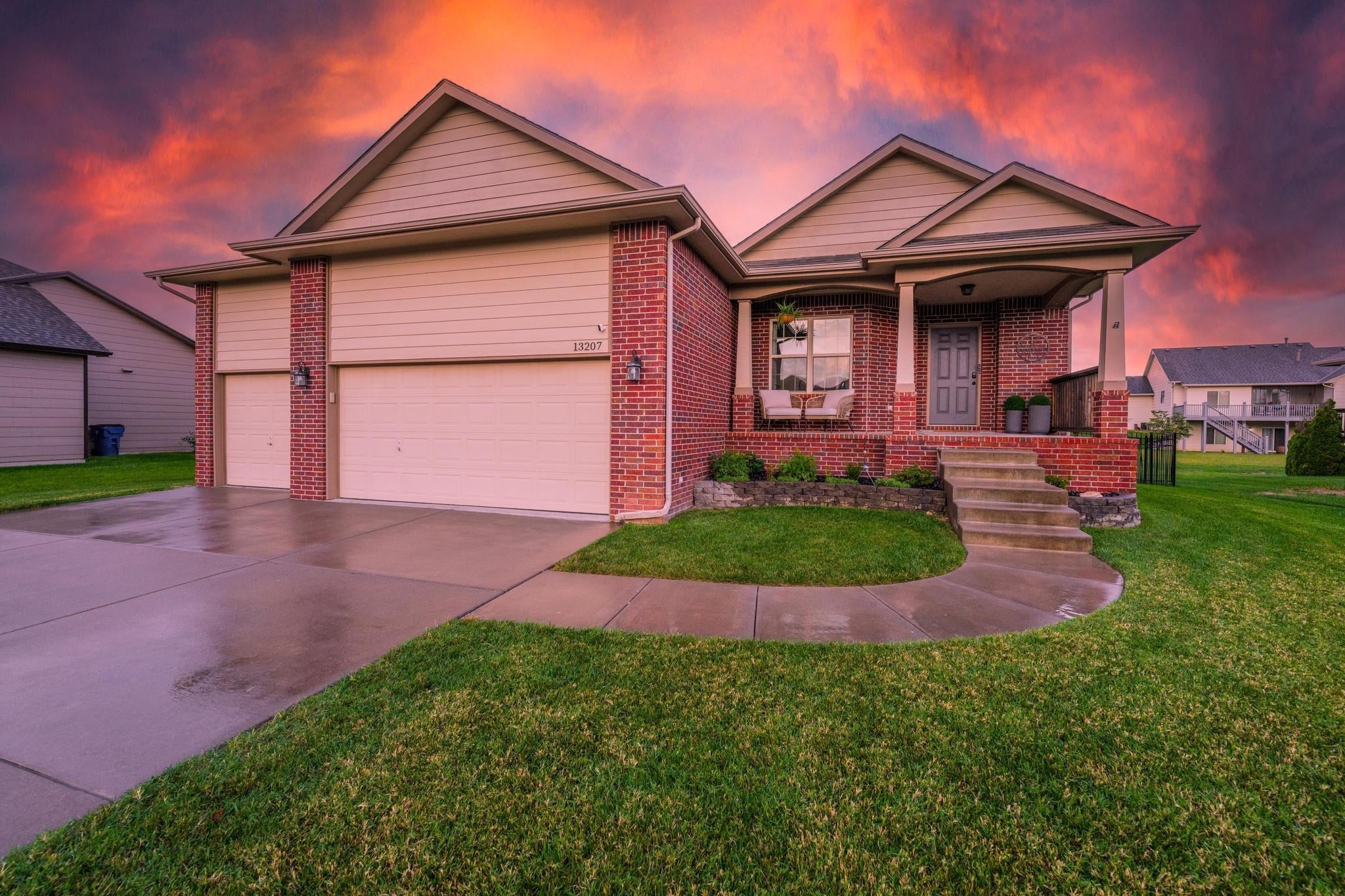 13207 E Gilbert Ct — photo
