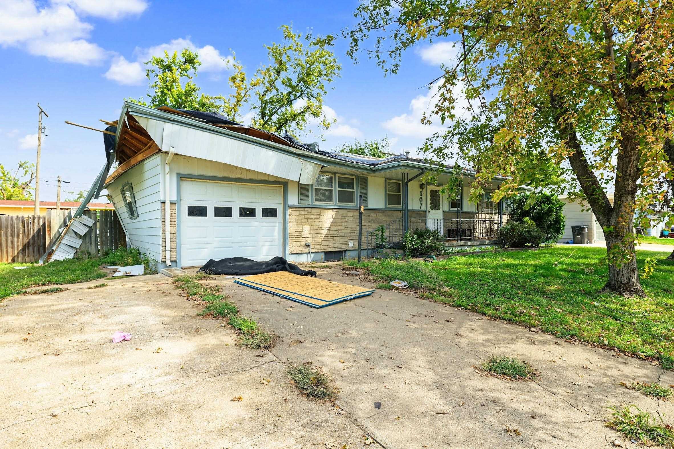 307 Hartland Ave — photo