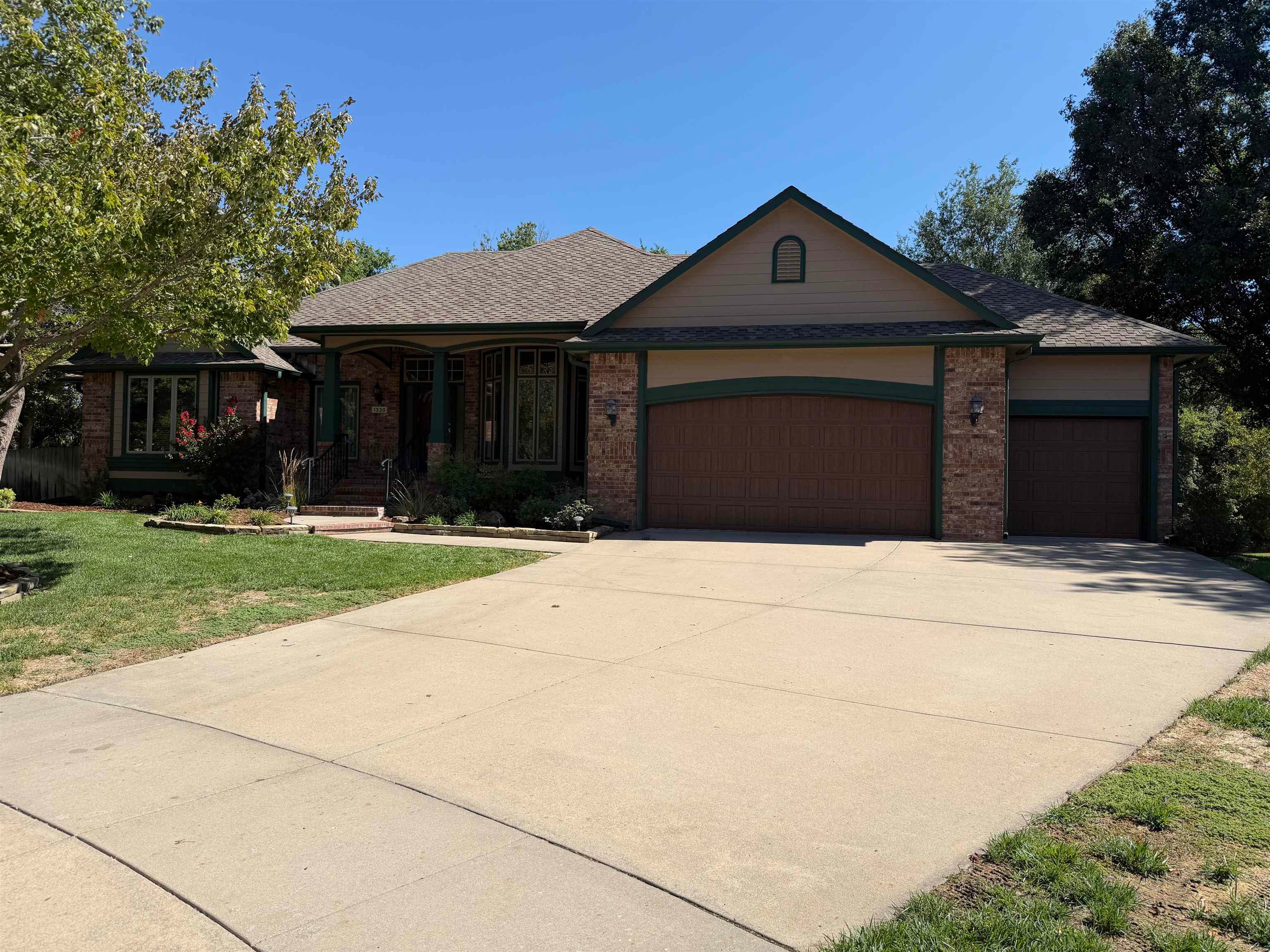1330 N Hickory Creek — photo