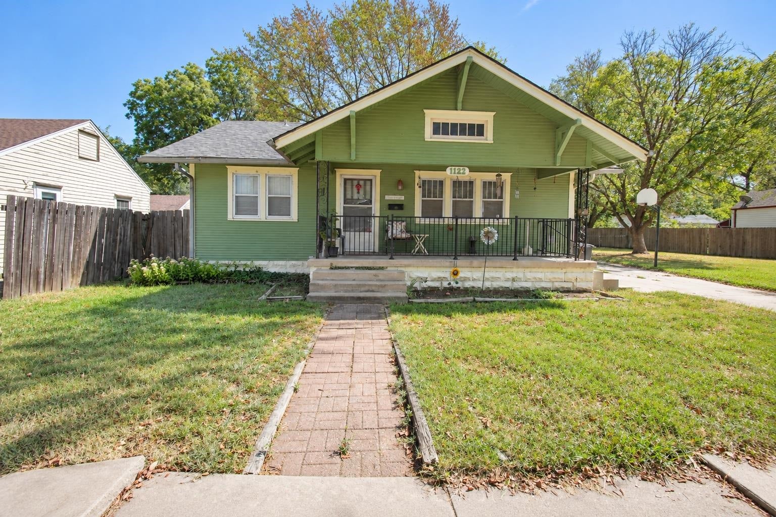 1122 S Waco — photo
