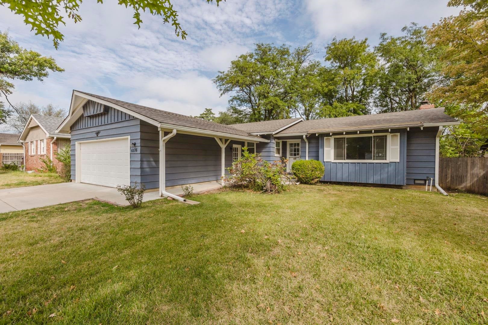 6516 E Farmview — photo