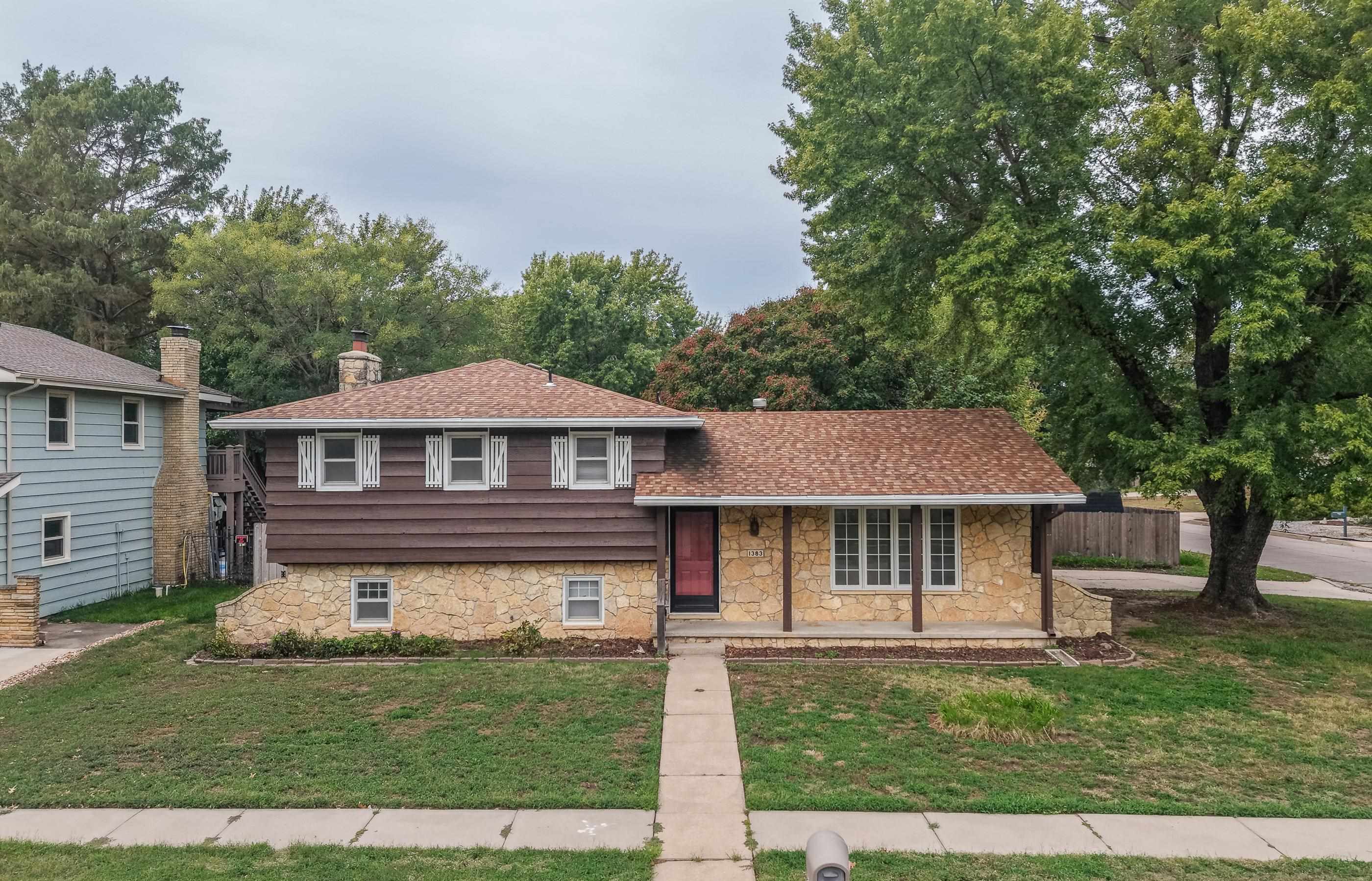 1383 N Caddy Ln — photo
