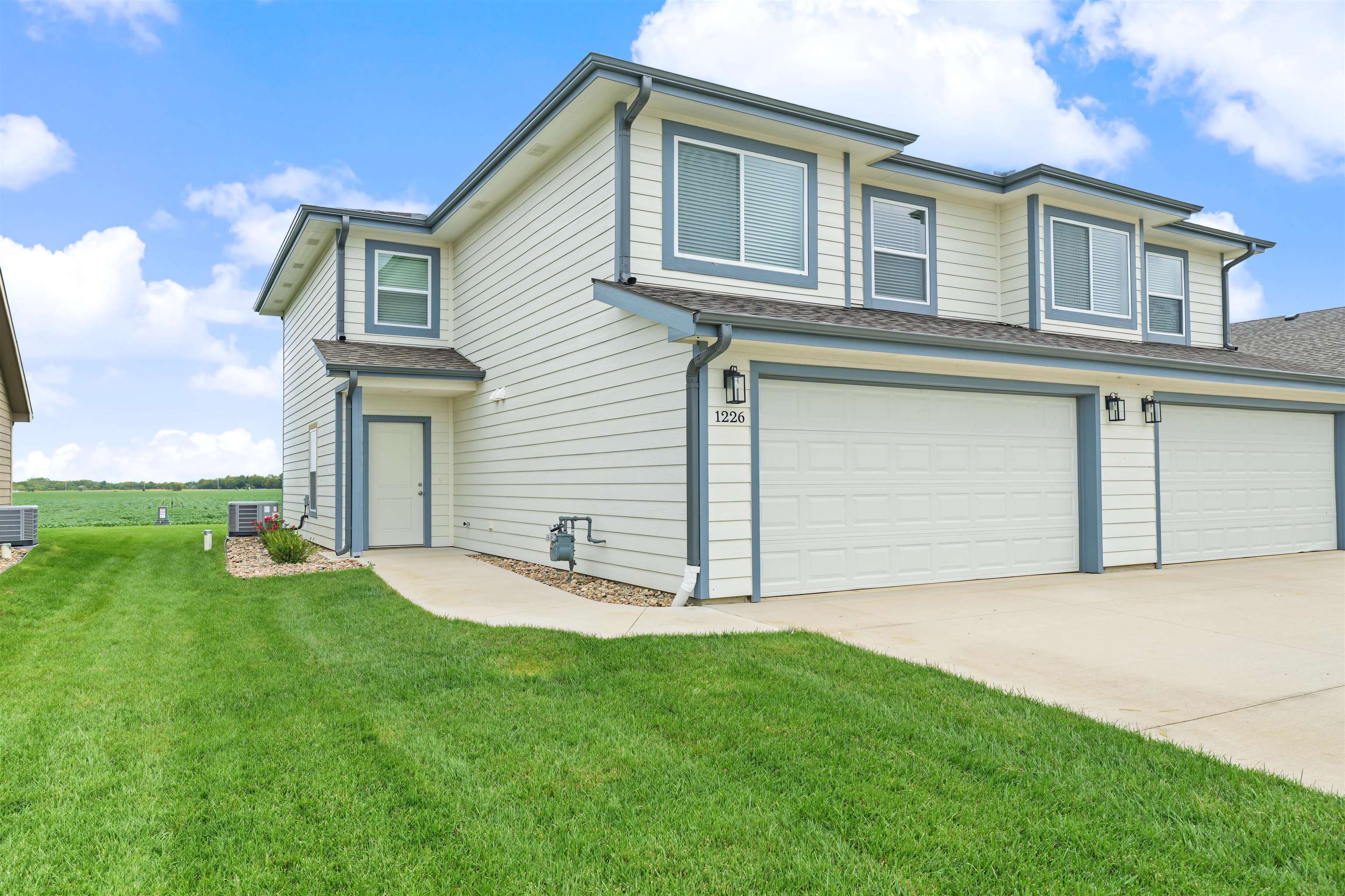 1226 Steve Hawley Lane — photo