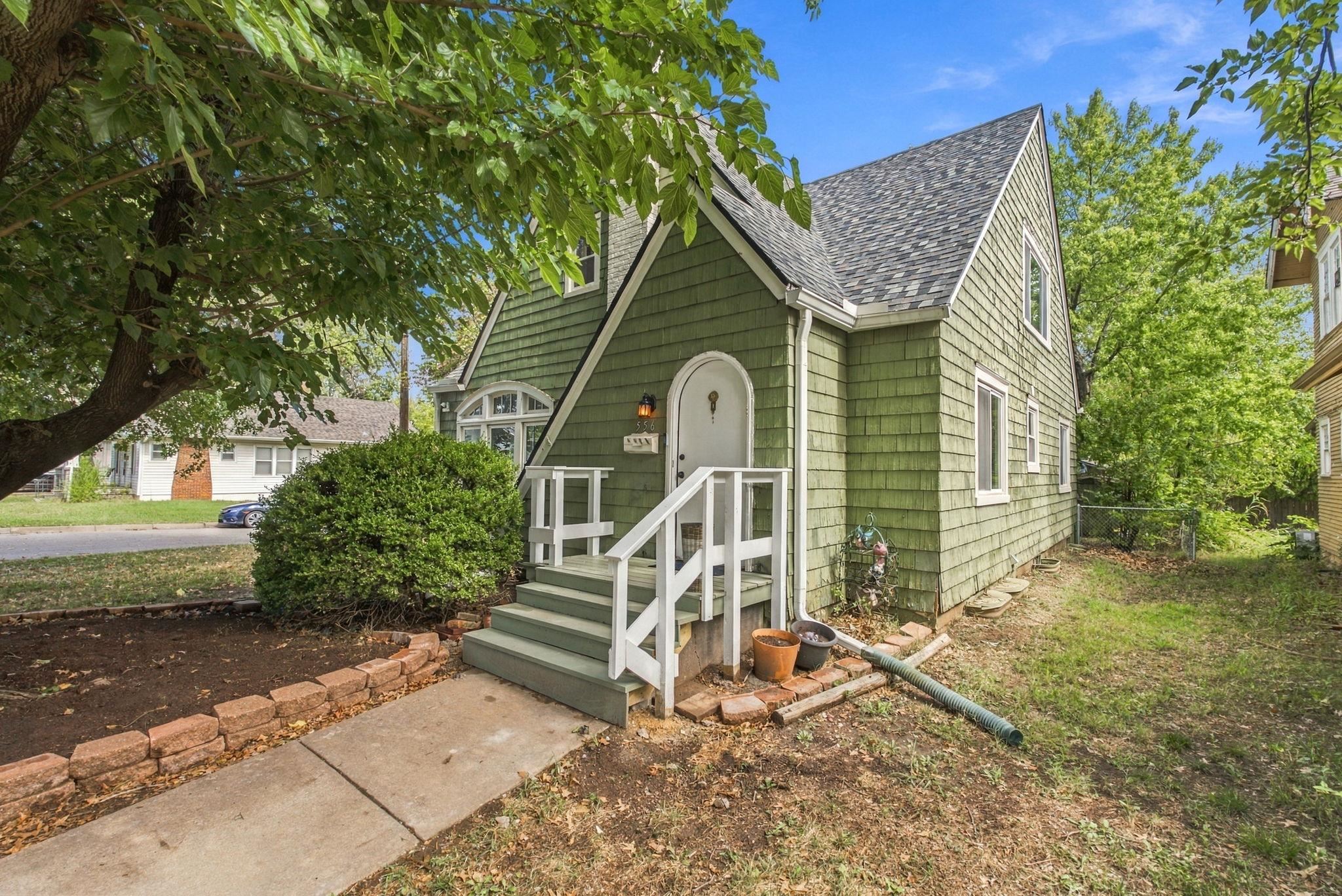 556 N Terrace Dr — photo