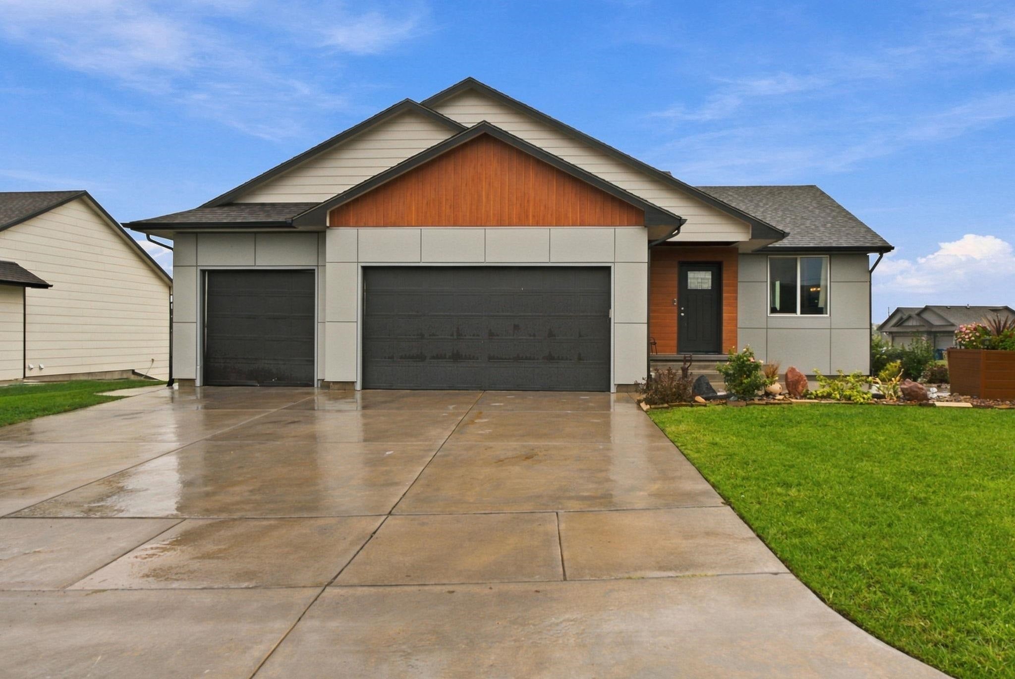 3103 E Reiss Ct — photo