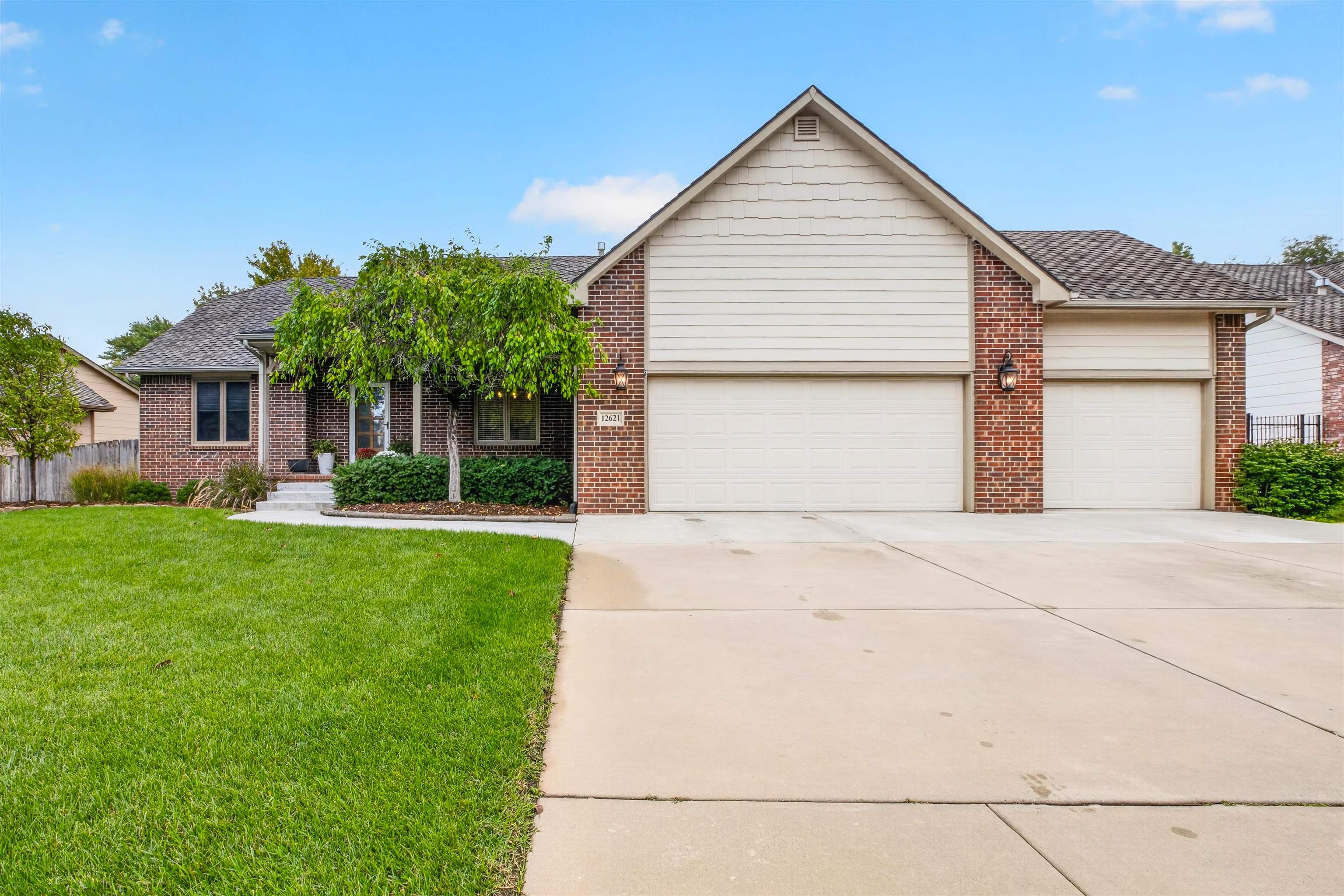 12621 E Edgewood Drive — photo