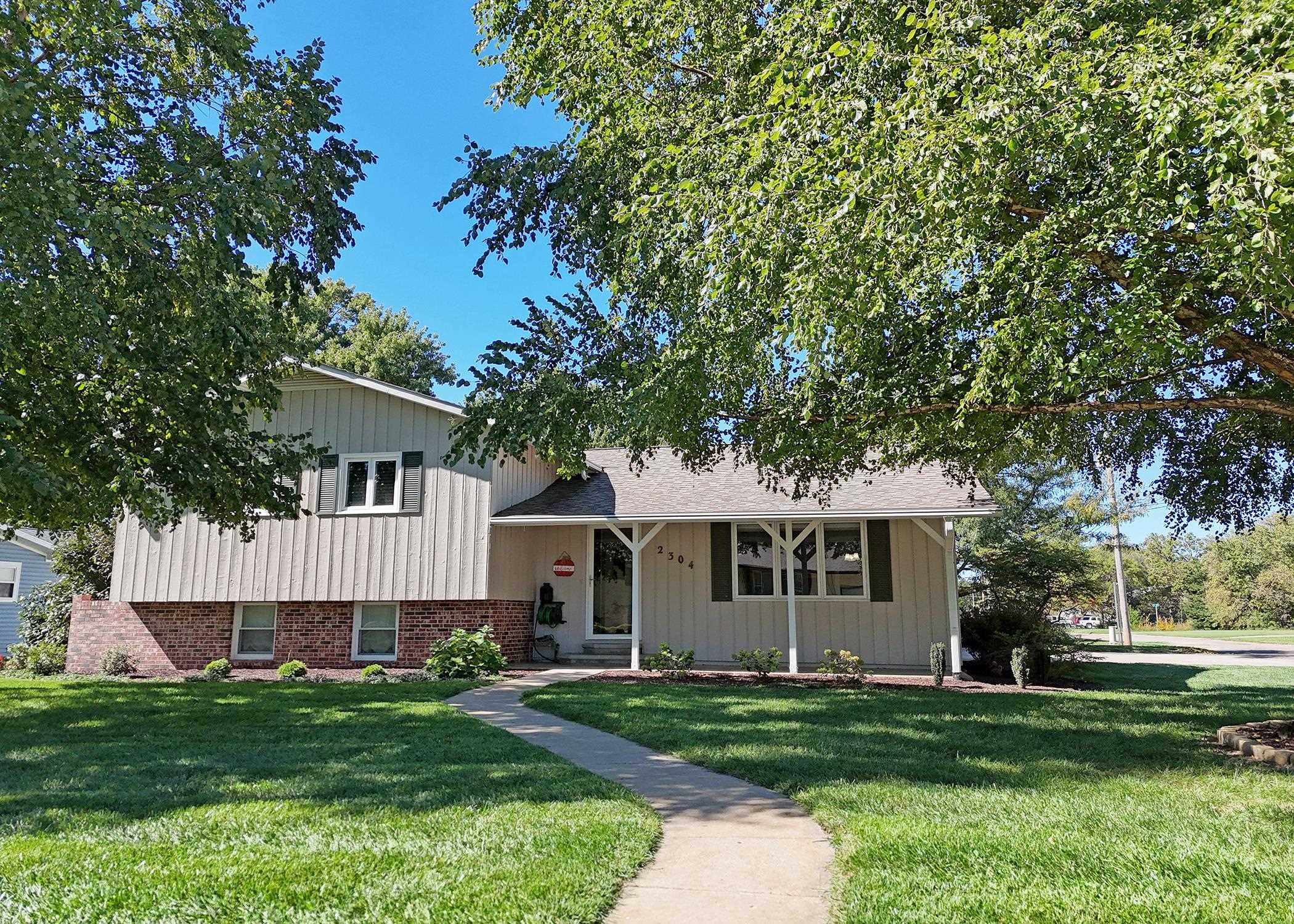 2304 Fairway Dr — photo