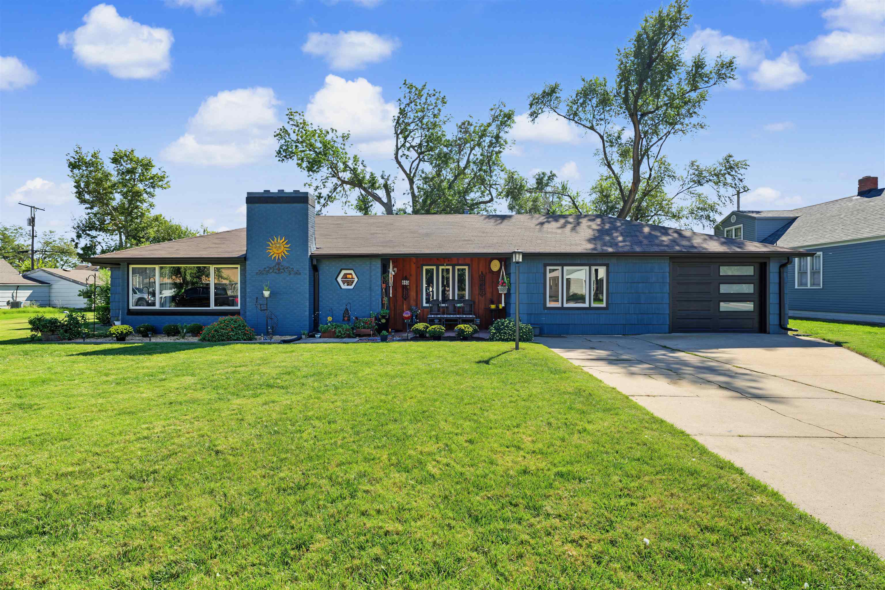 413 Woodlawn Ave — photo