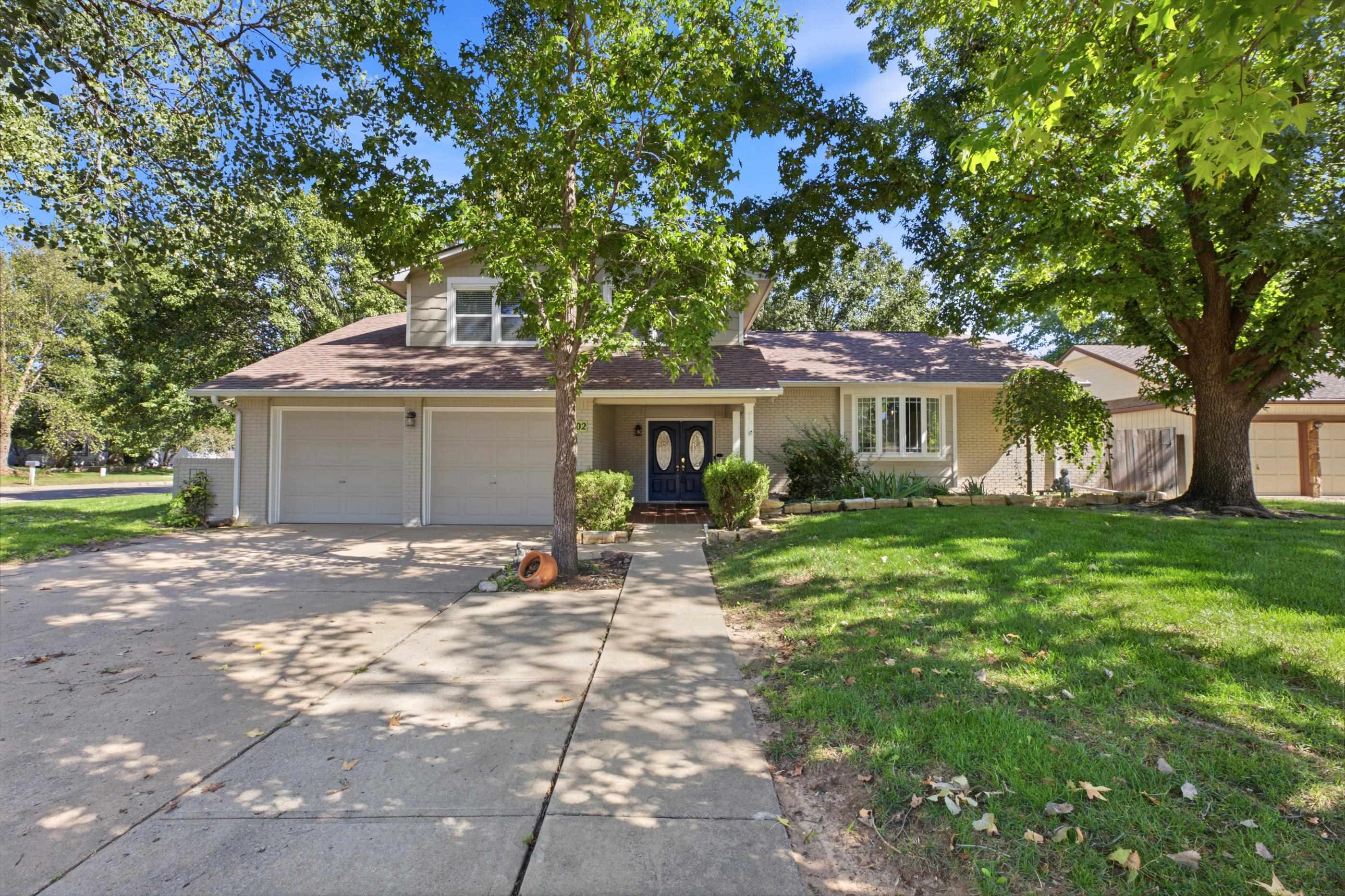 2502 S Yellowstone Cir — photo