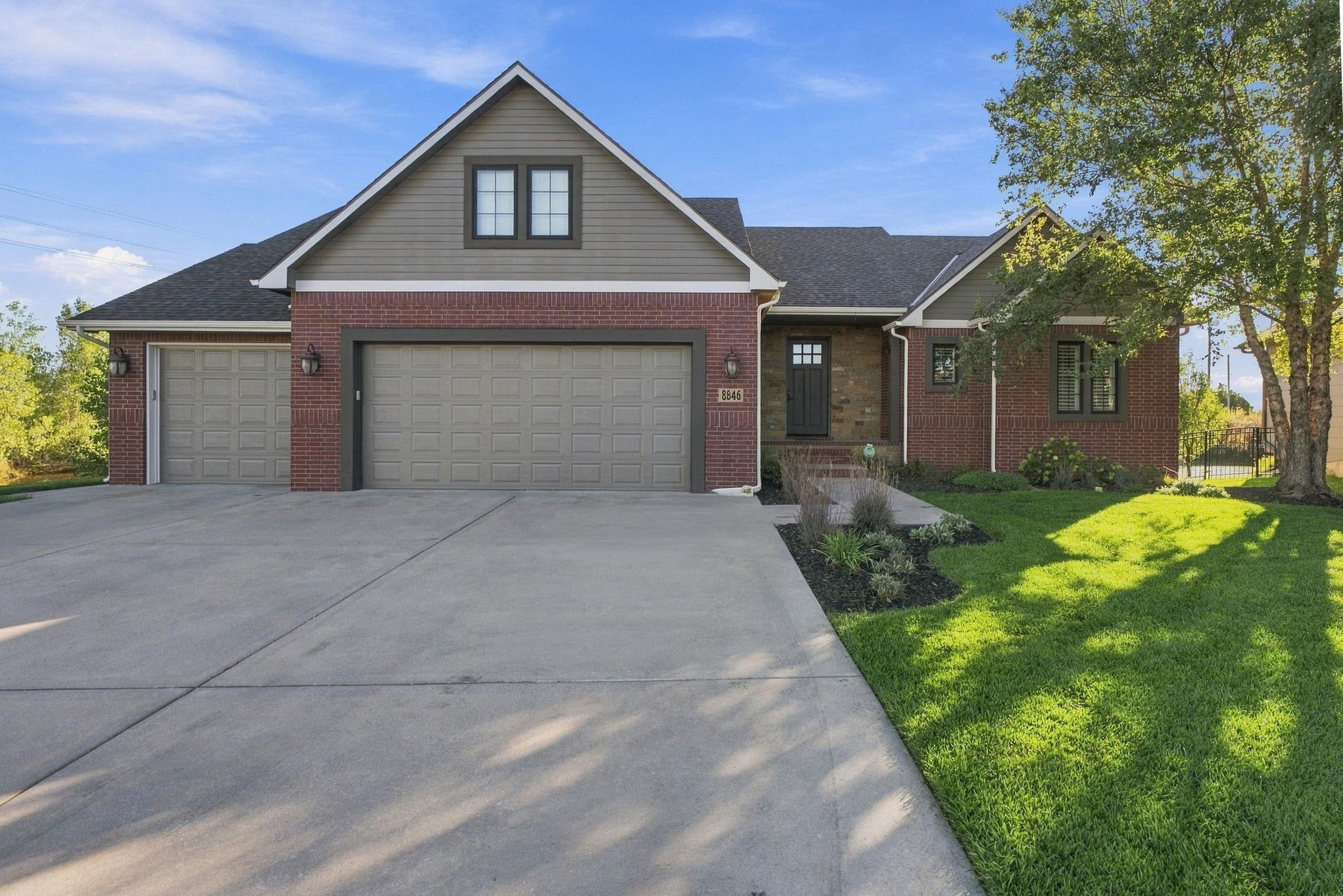 8846 W Westlakes Court — photo