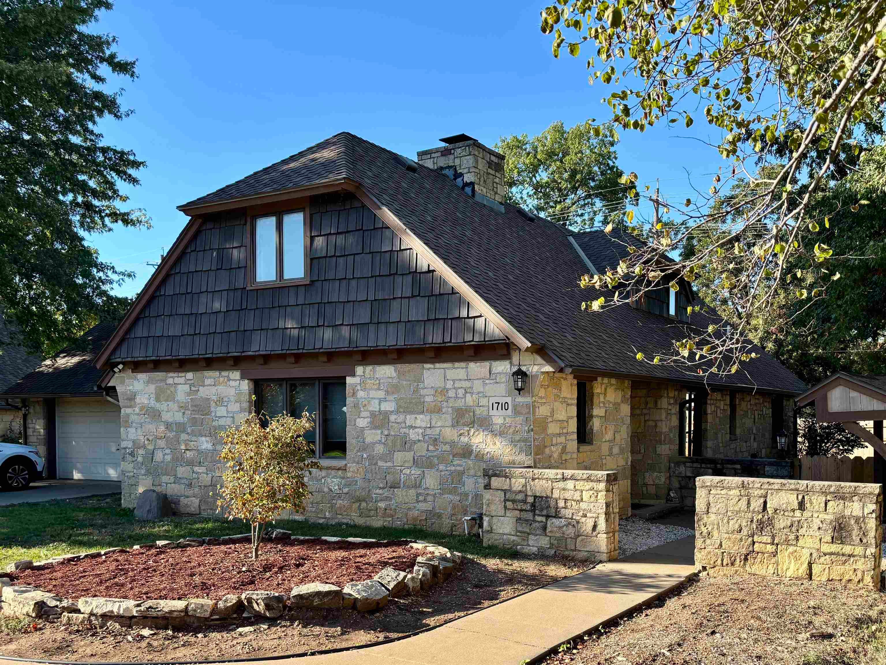 1710 Cotswold Ln — photo