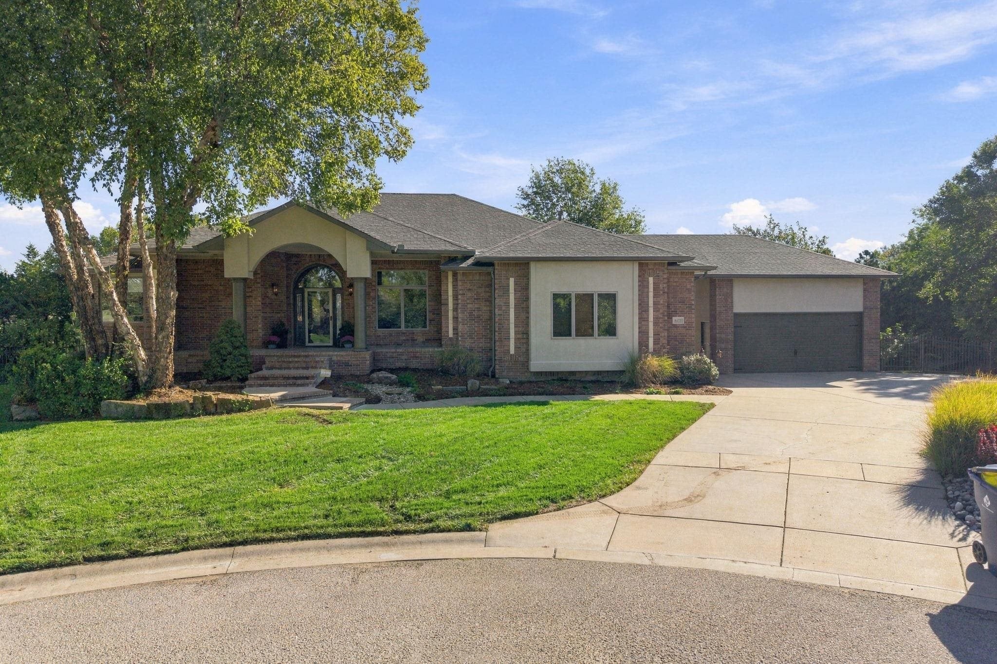 8421 W Meadow Park — photo