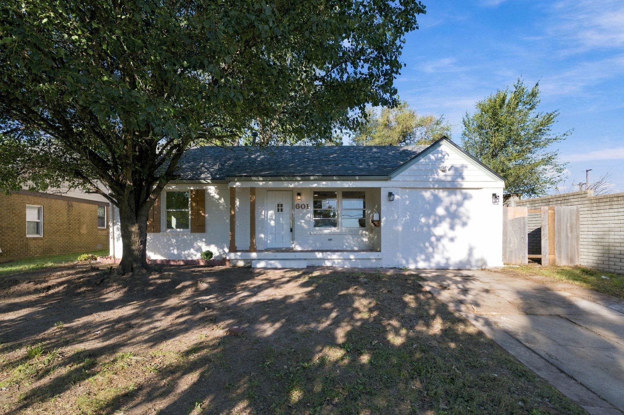 601 S Calhoun — photo