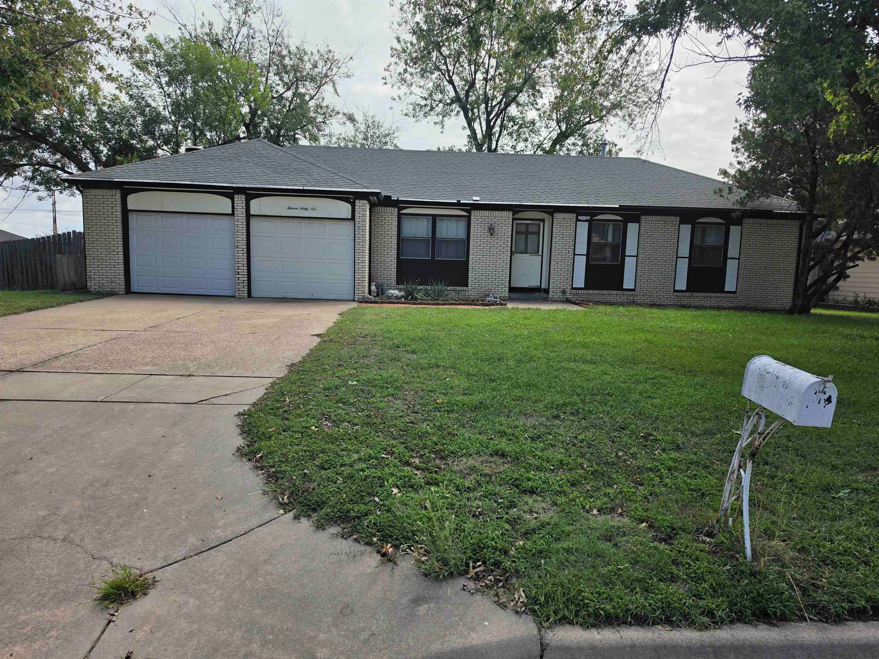 1166 N Sandplum Ln — photo