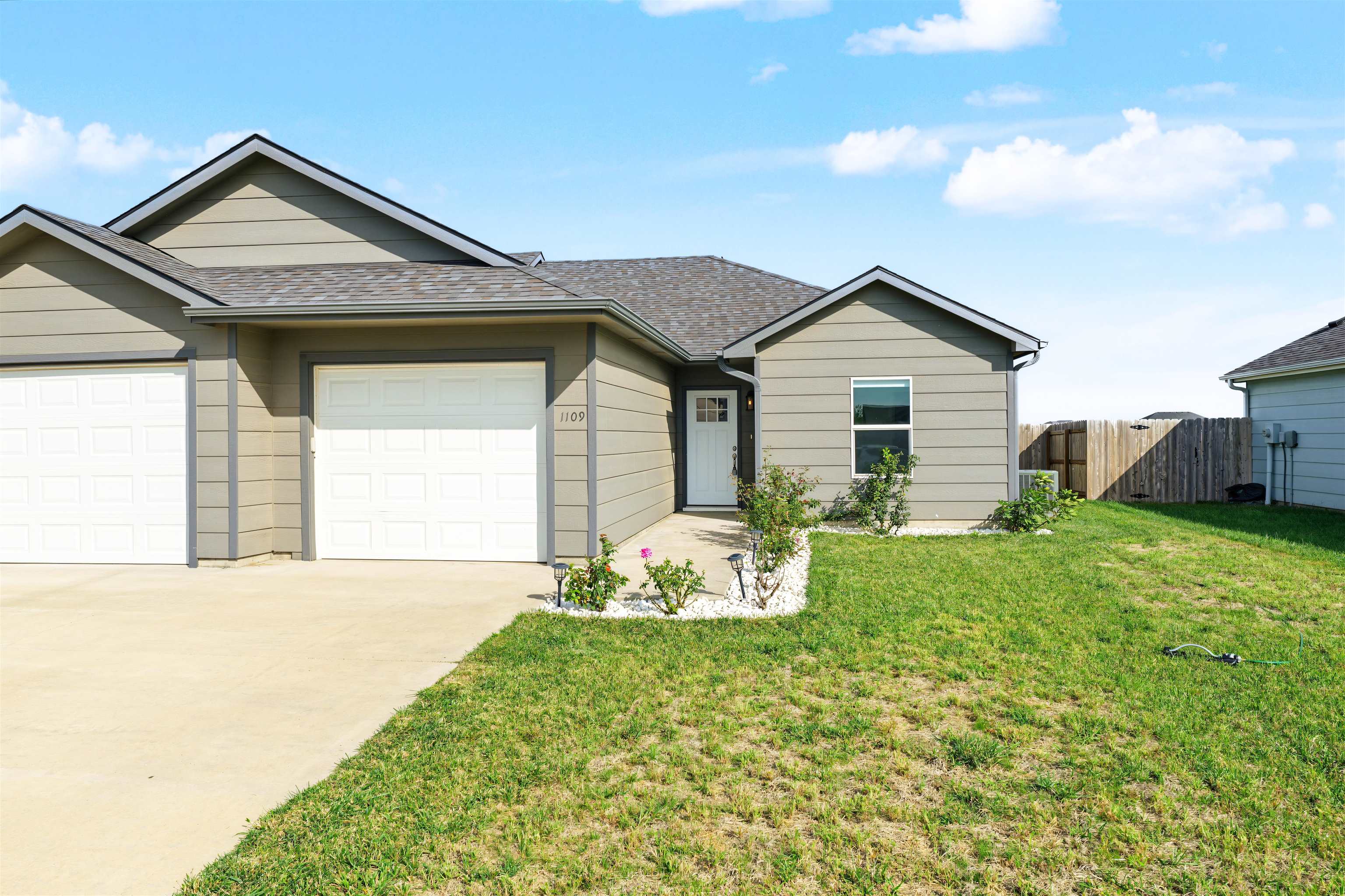 1109 Harbor Dr — photo